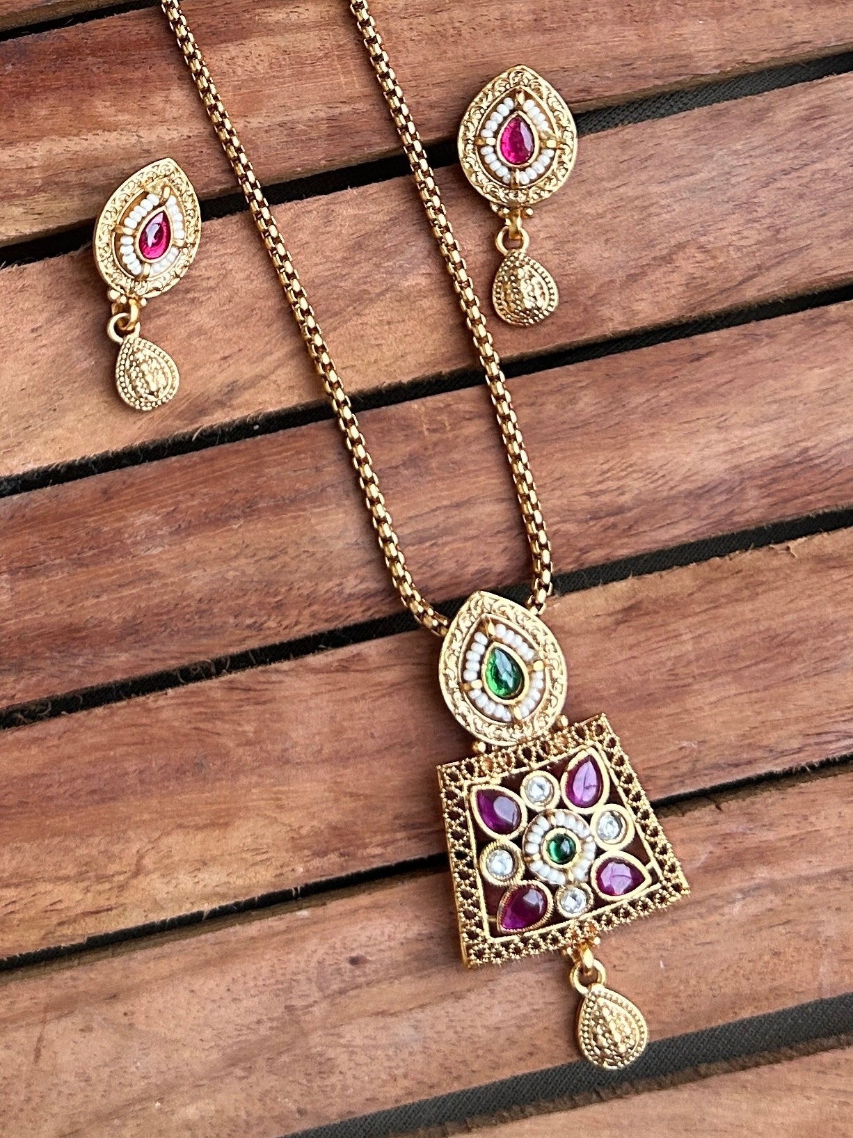 Gold Polish Necklace with Earrings