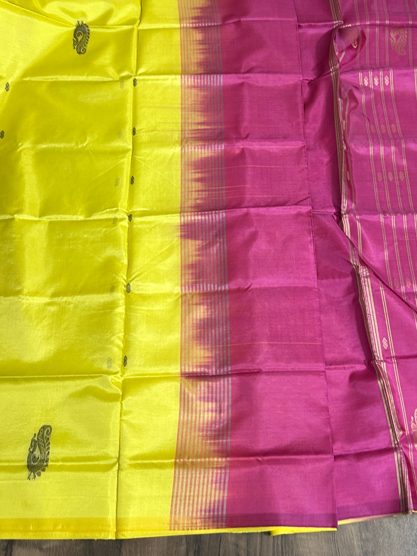 Yellow Pink Chinnalam Handloom Silk Saree