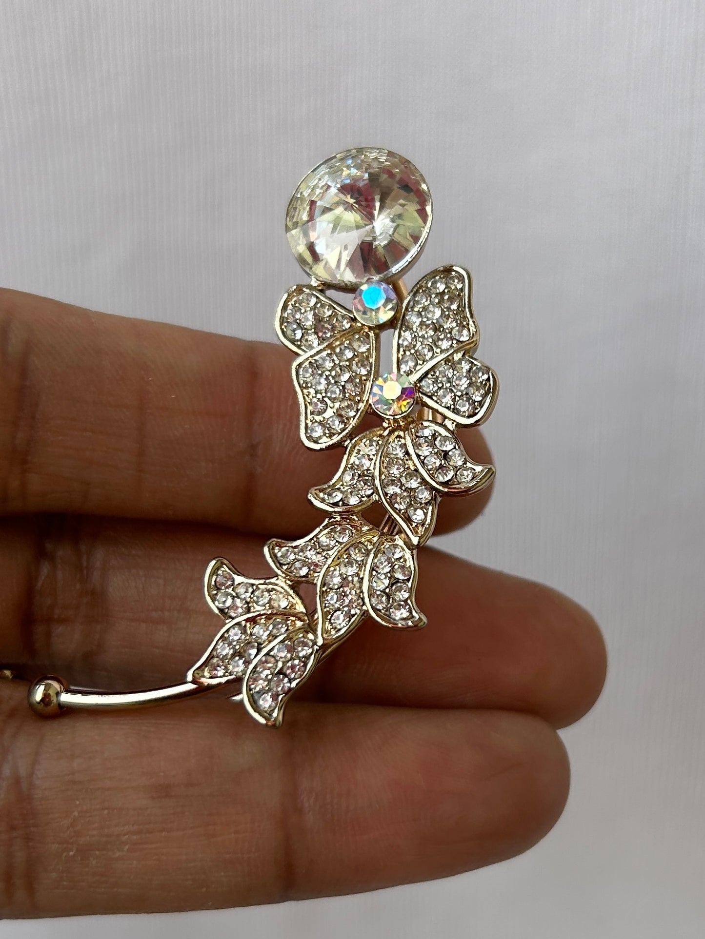 Bugudi Earcuffs in Stones