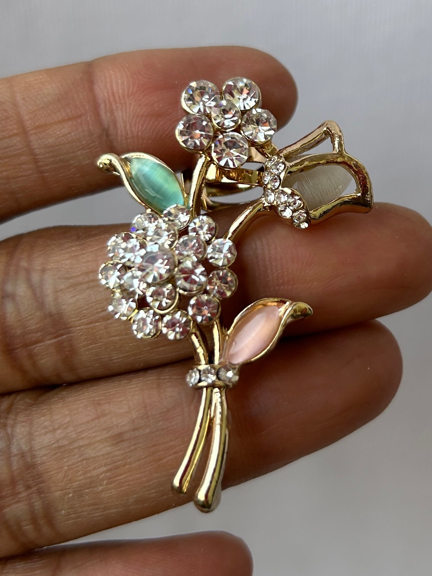 Bugudi Earcuffs in Stones