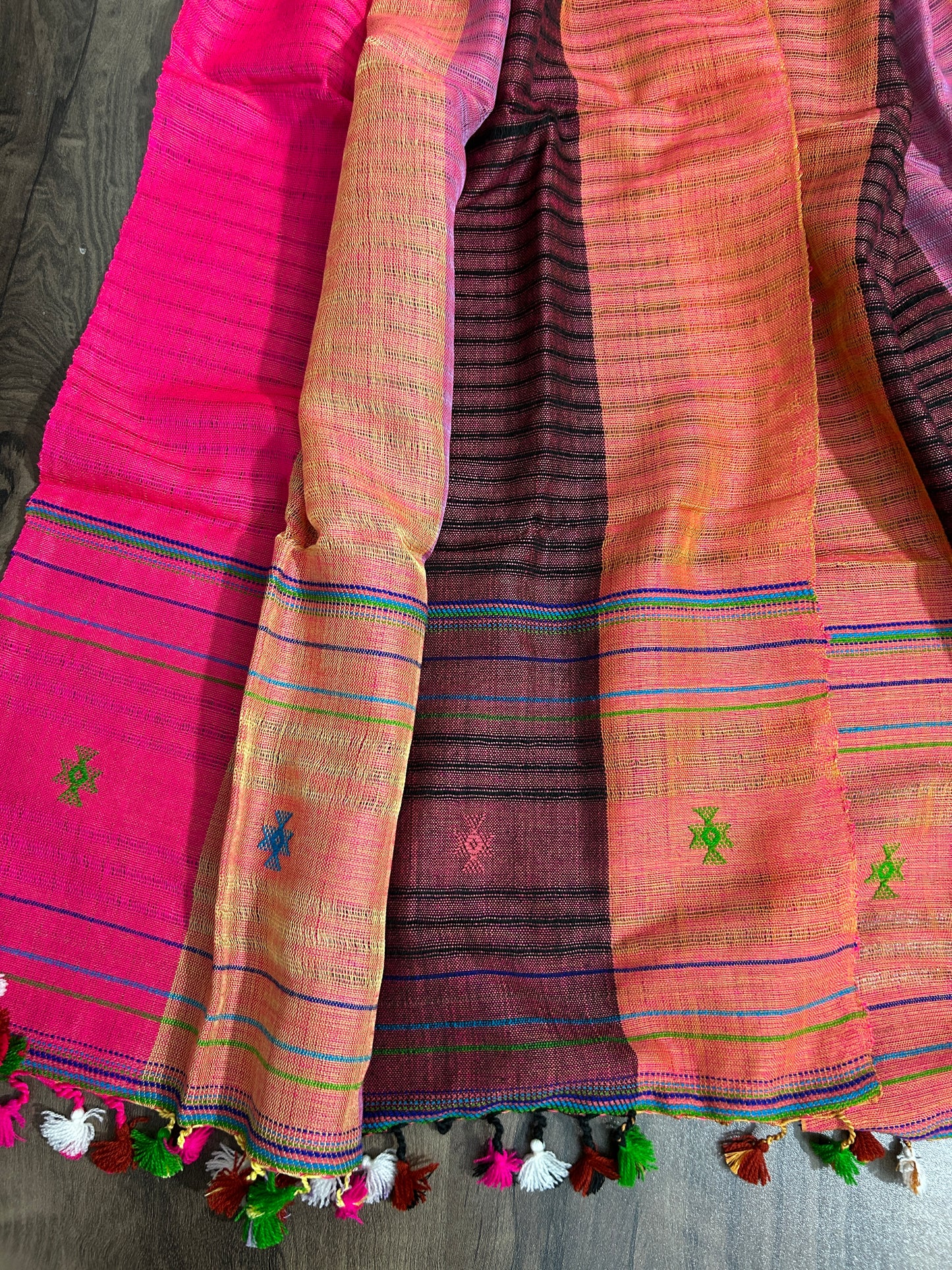 Bhujodi Embroidered Cotton Stole