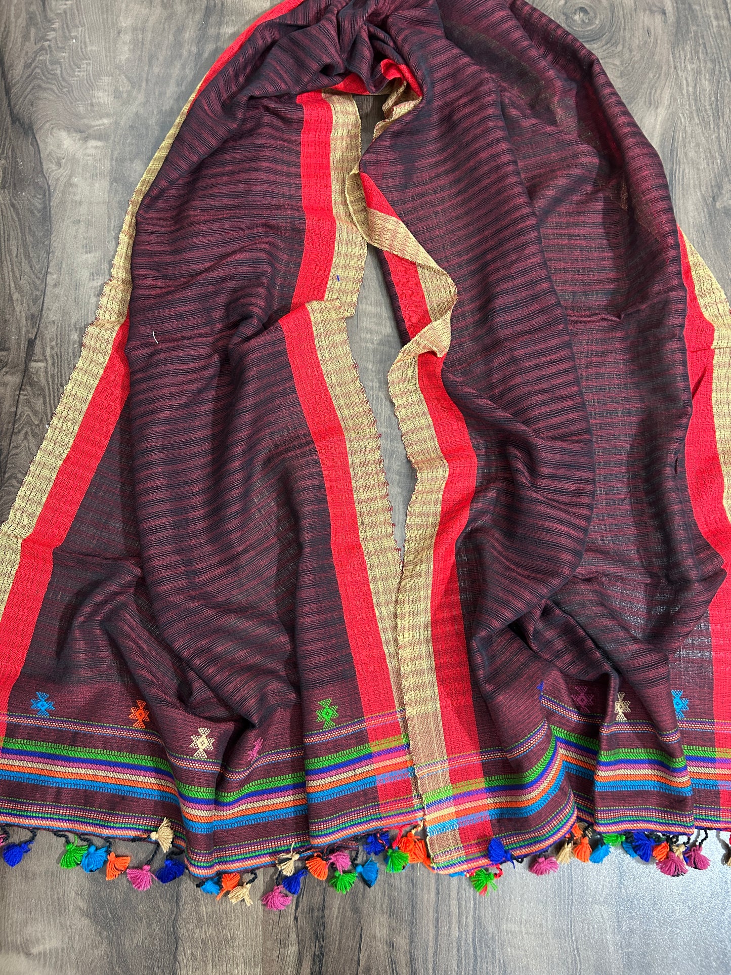 Bhujodi Embroidered Cotton Stole