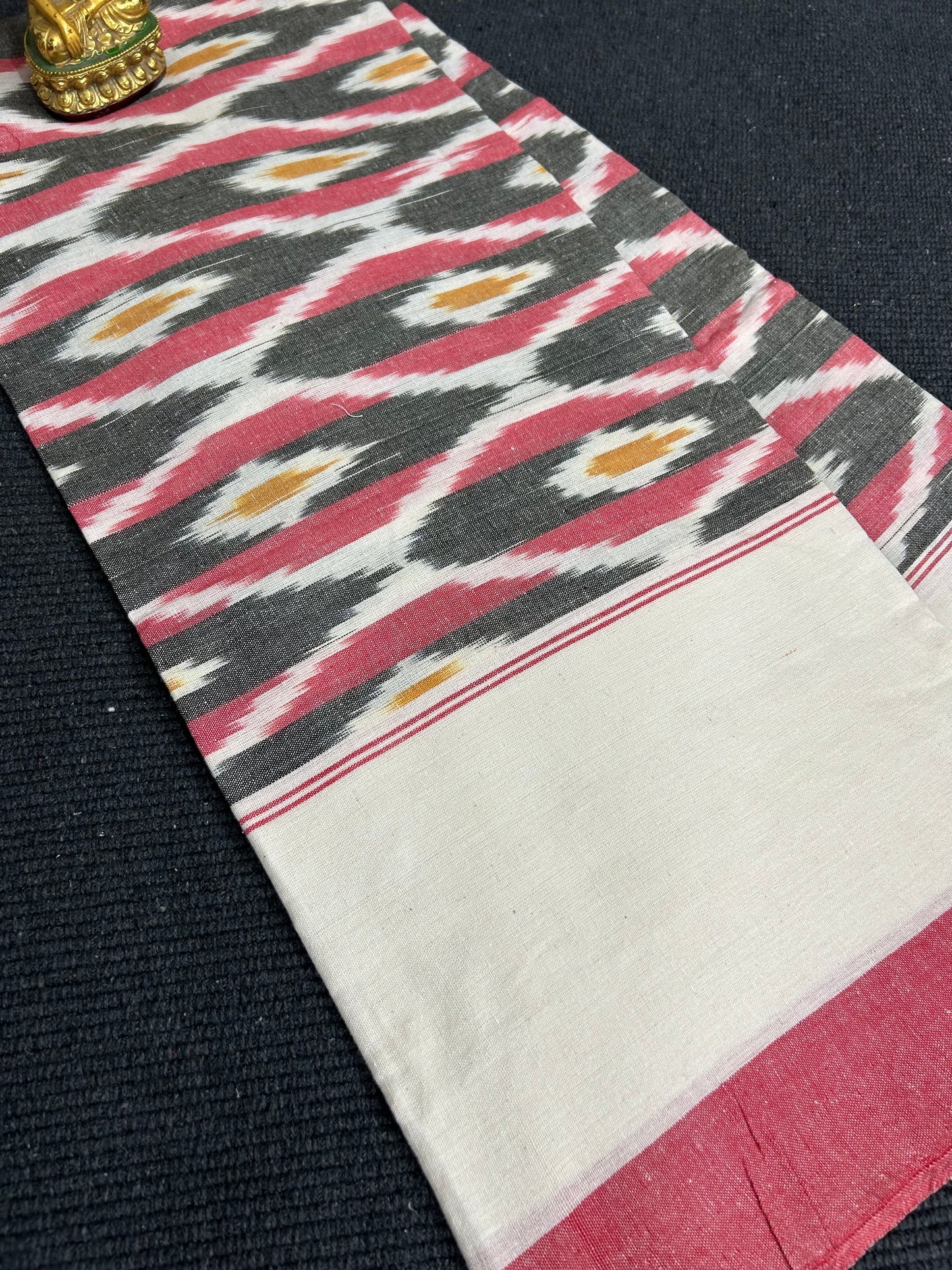 Ikat Cotton bedsheet