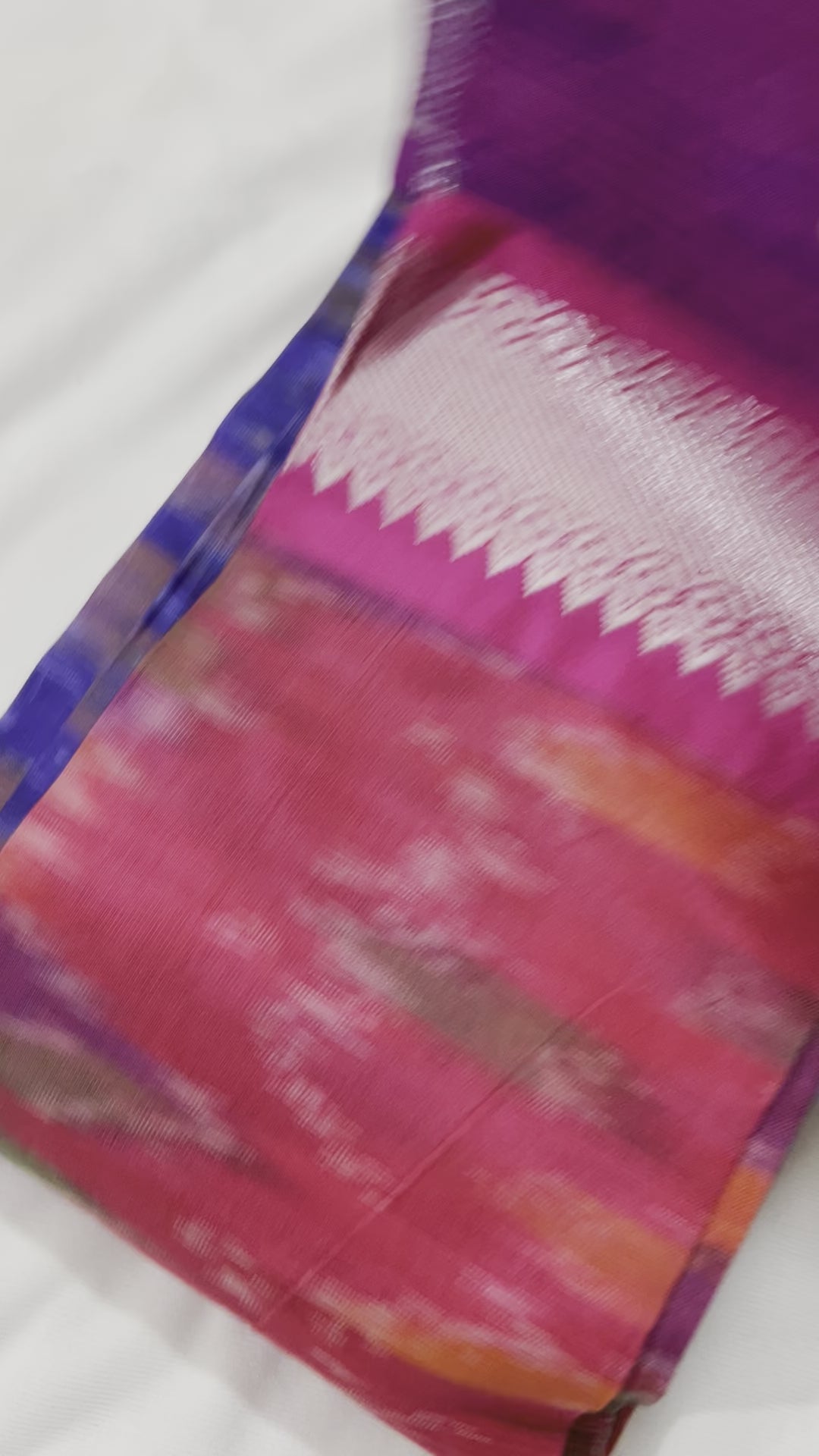 Mangalgiri Silk Saree with Contrast Blouse