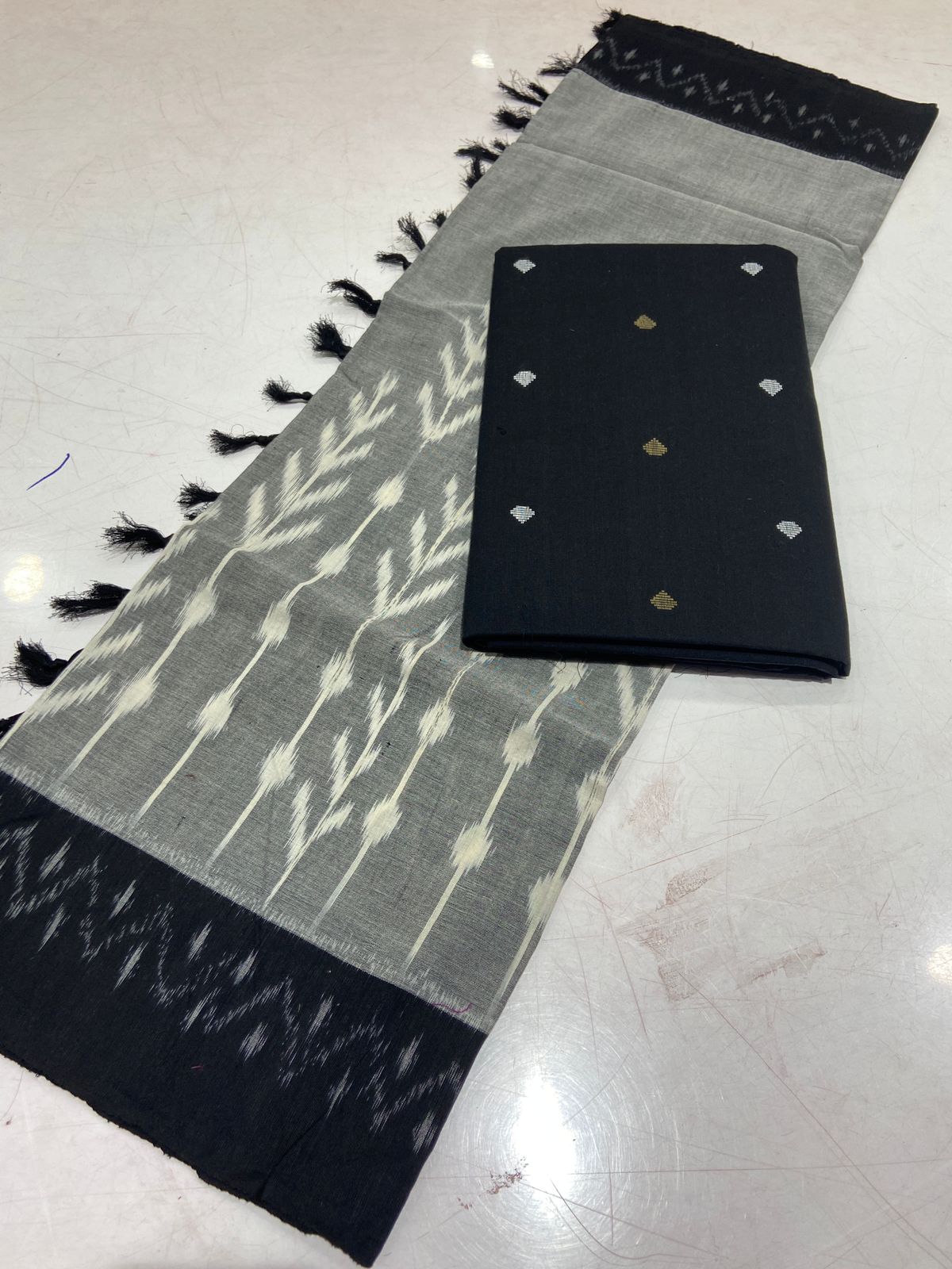 Handloom Cotton weaving booti Top with Ikat Cotton Dupatta