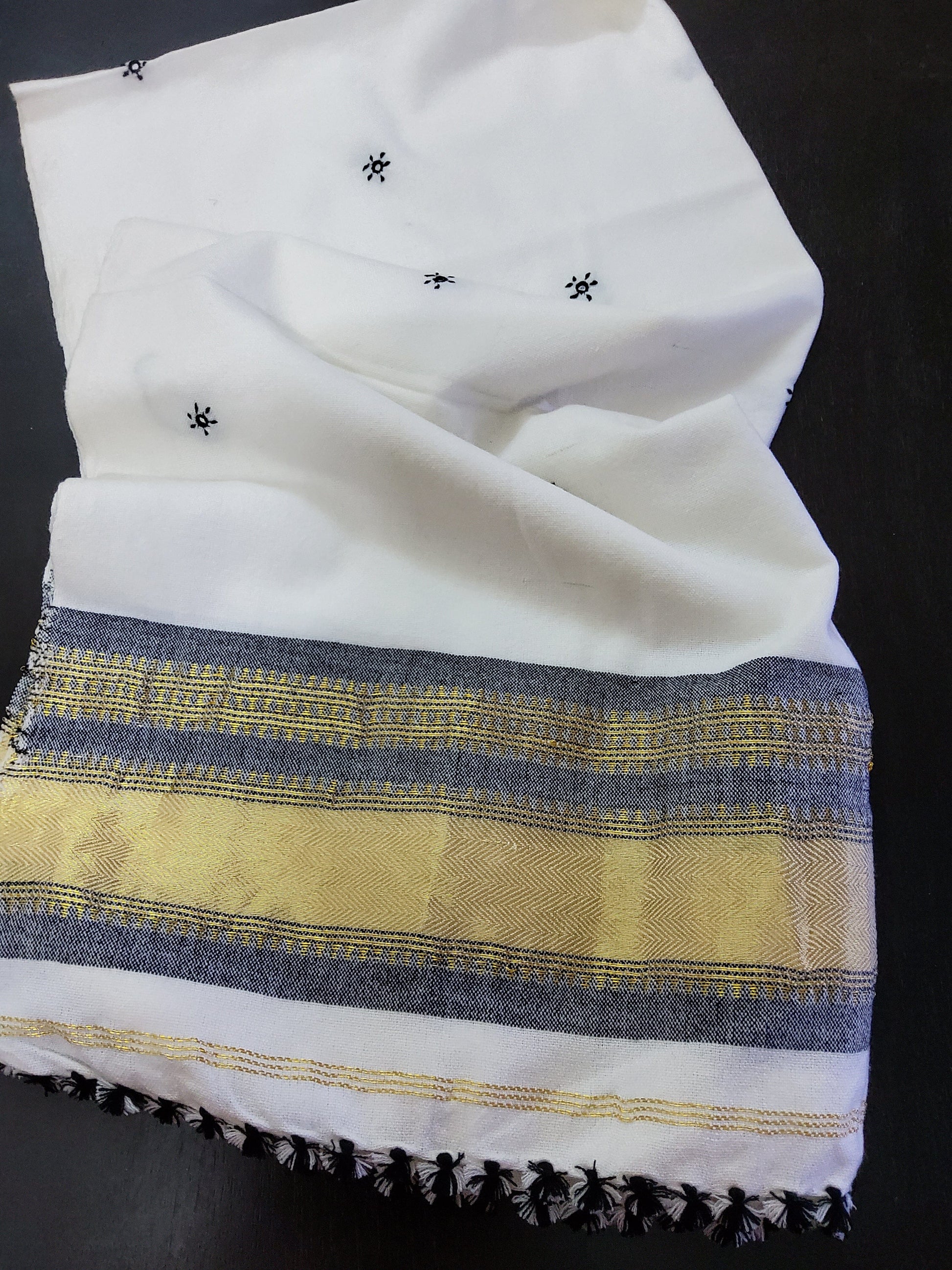 Kutch Embroidered Woollen Shawl