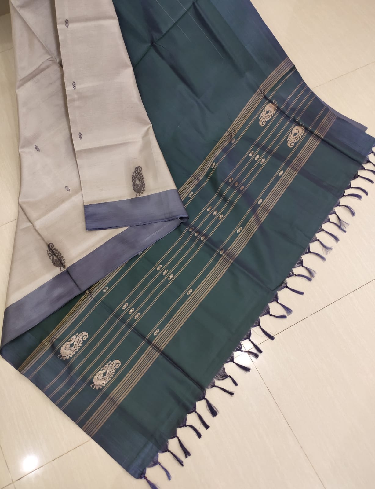 Chinnalam Silk Saree without Blouse