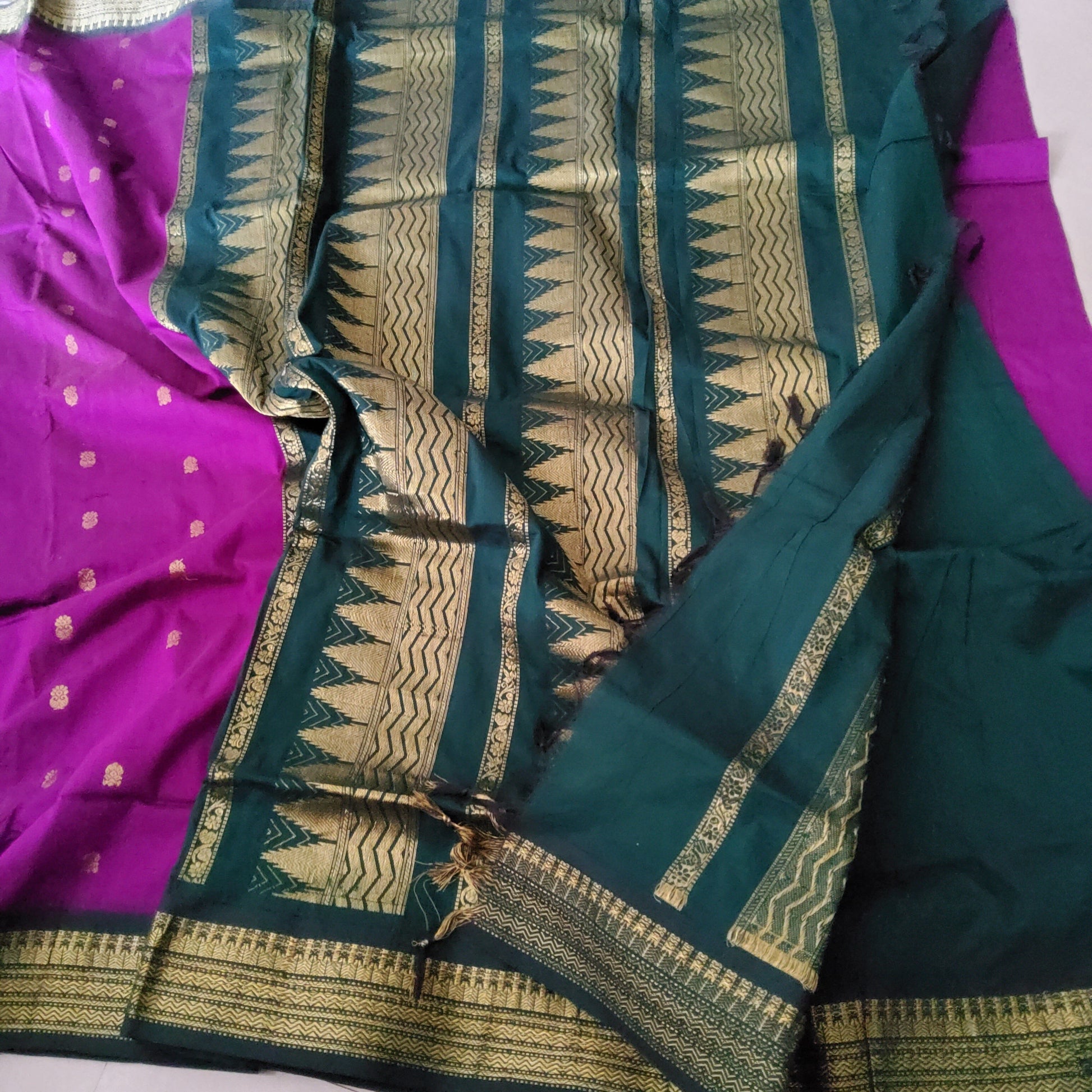 Gadhwal Cotton Saree with Contrast Blouse
