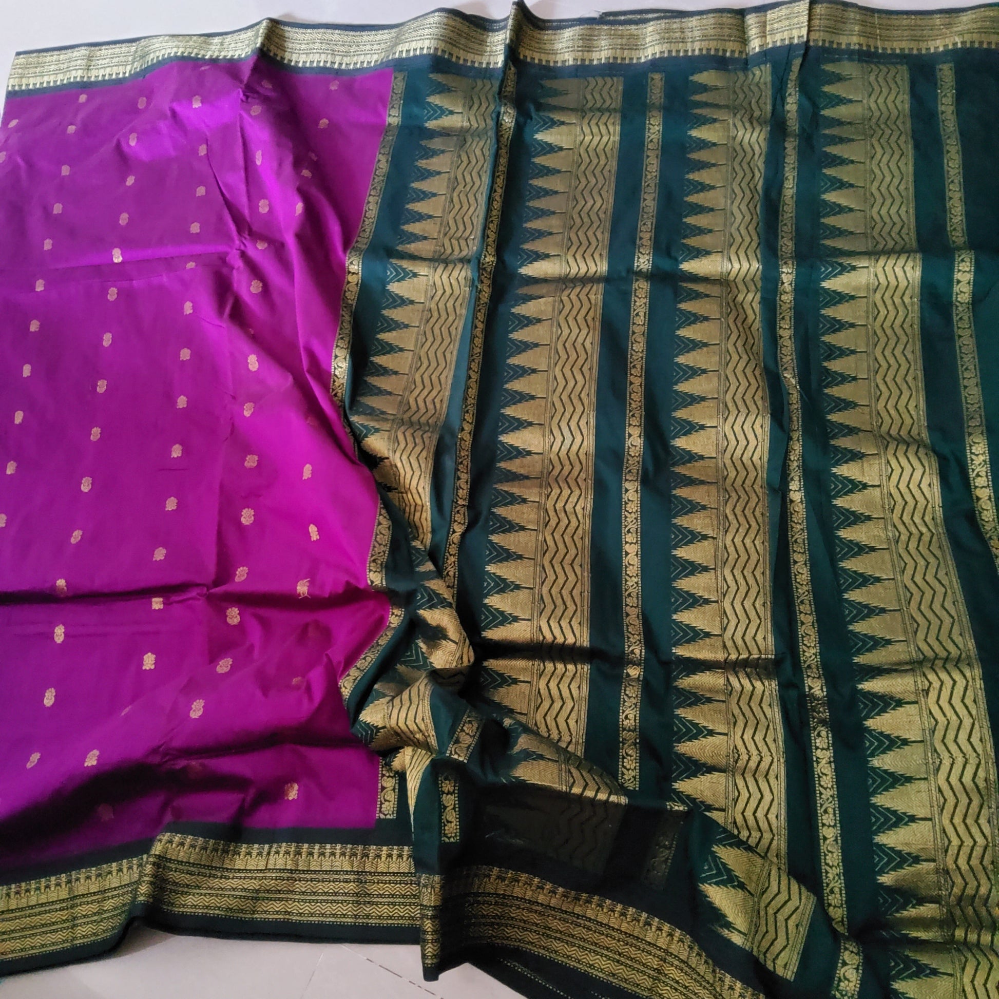 Gadhwal Cotton Saree with Contrast Blouse
