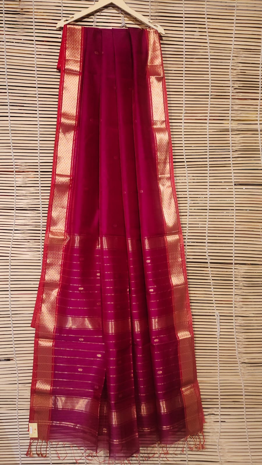 Maheshwari Silk Cotton Saree with All Over Bootis
