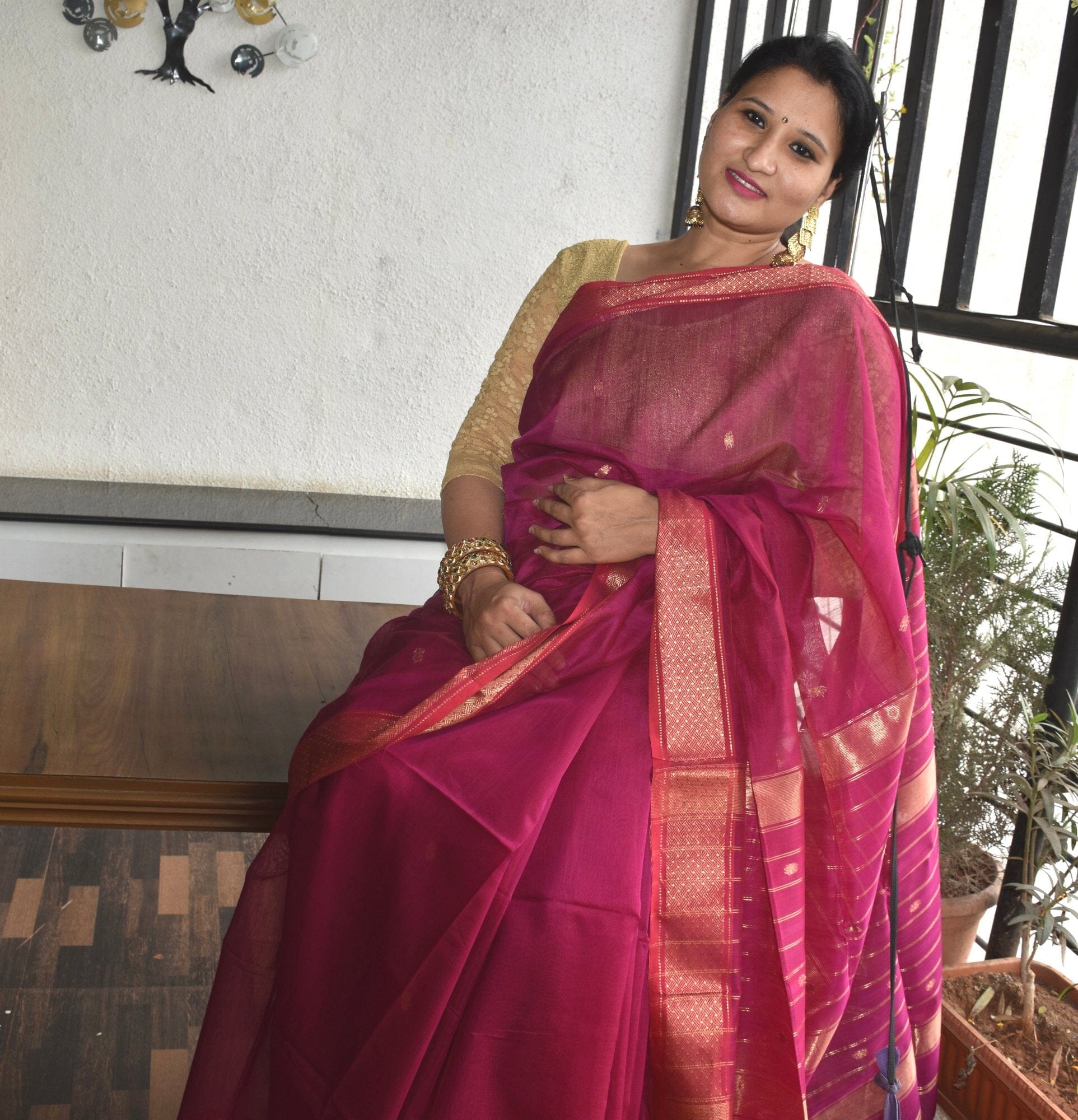 Maheshwari Silk Cotton Saree with All Over Bootis