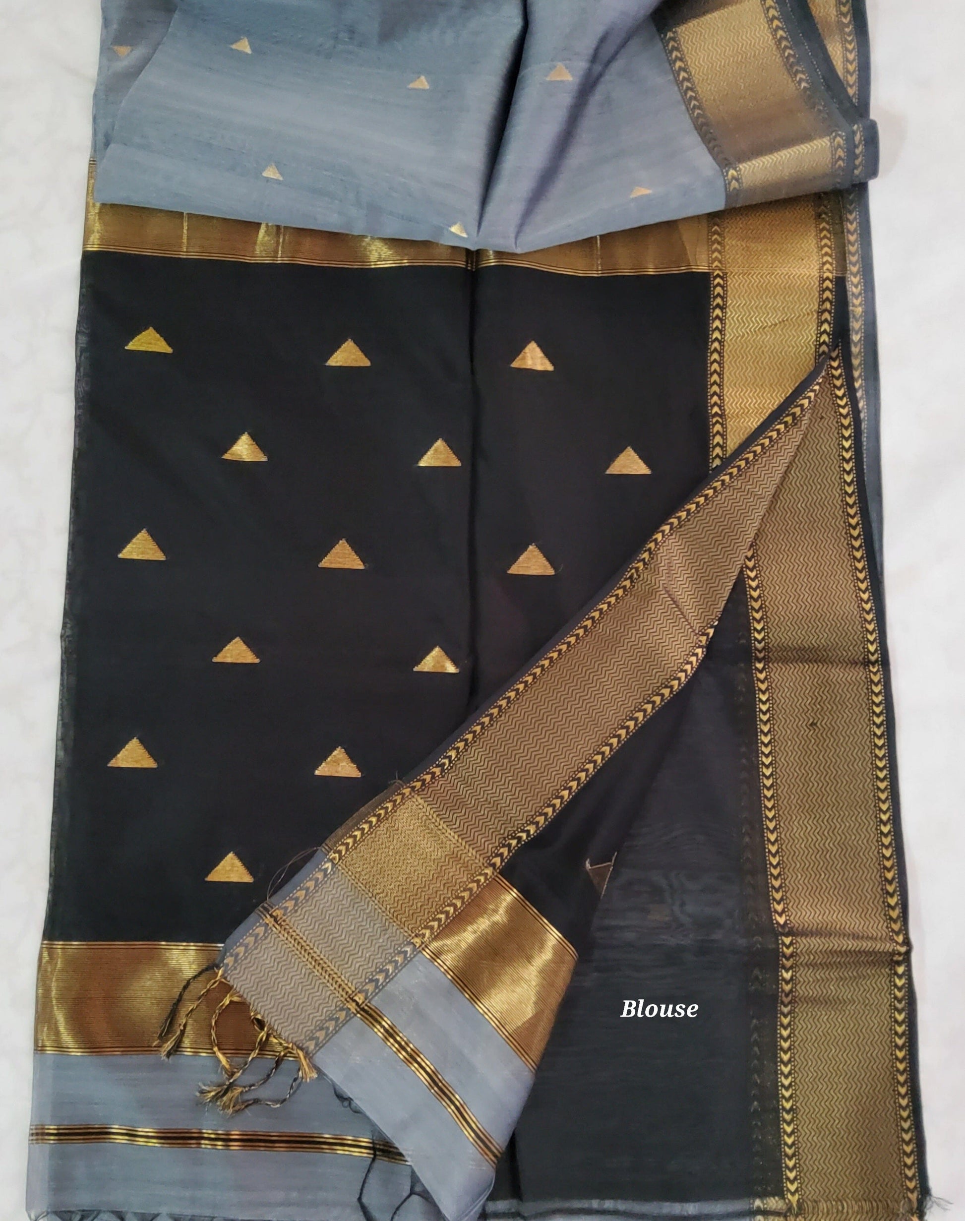 Maheshwari Silk Cotton Handloom Saree with All Over Bootis