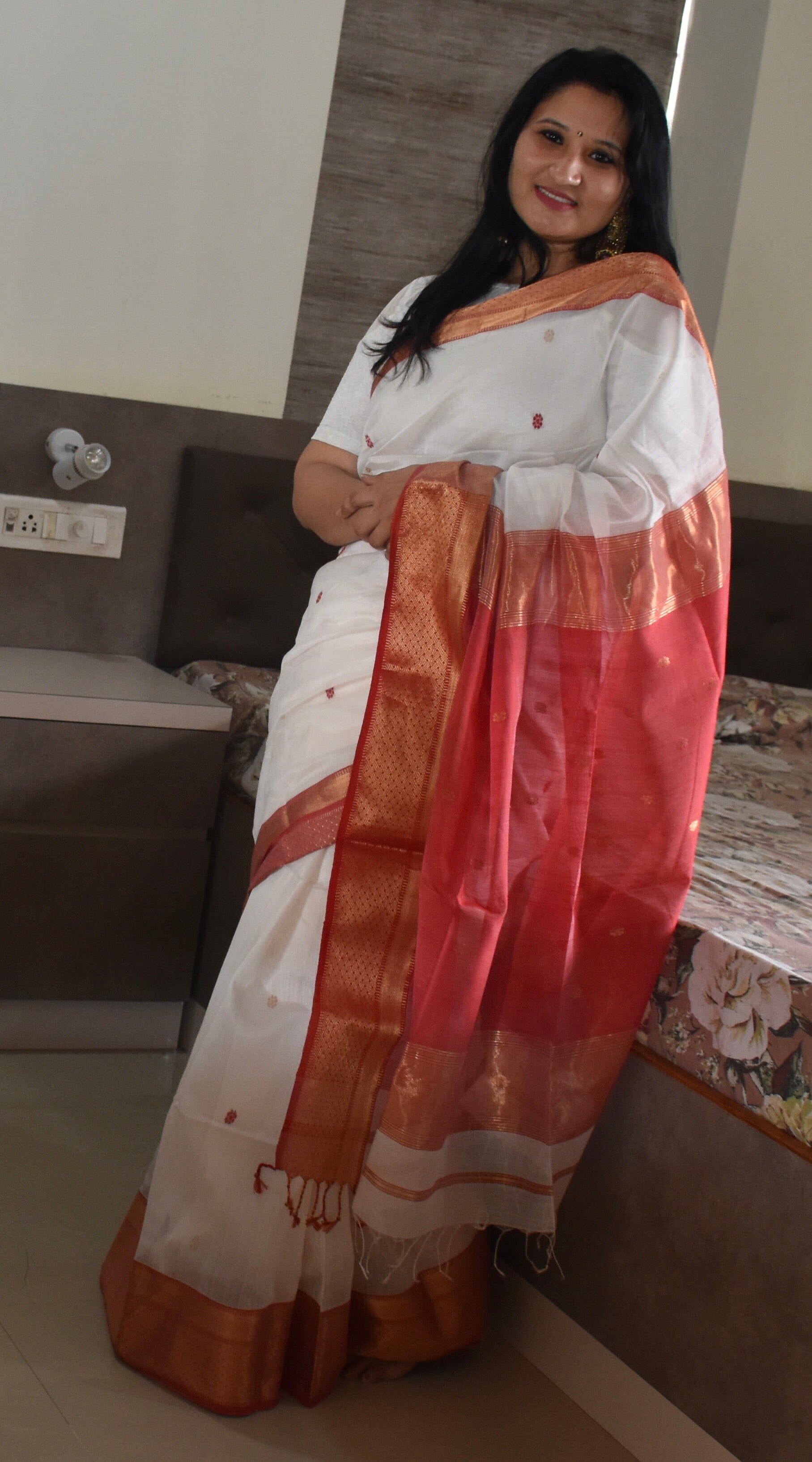 Maheshwari Silk Saree with All Over Bootis