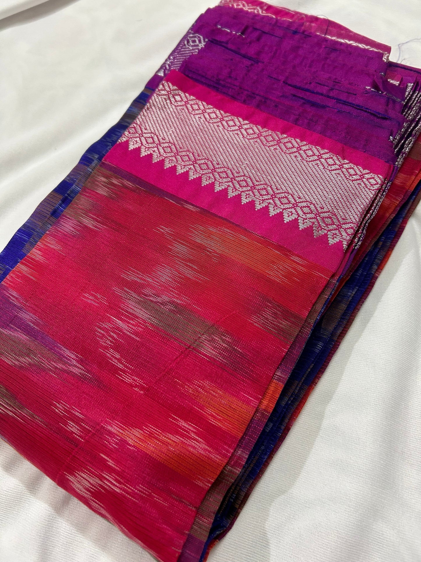 Mangalgiri Silk Saree with Contrast Blouse