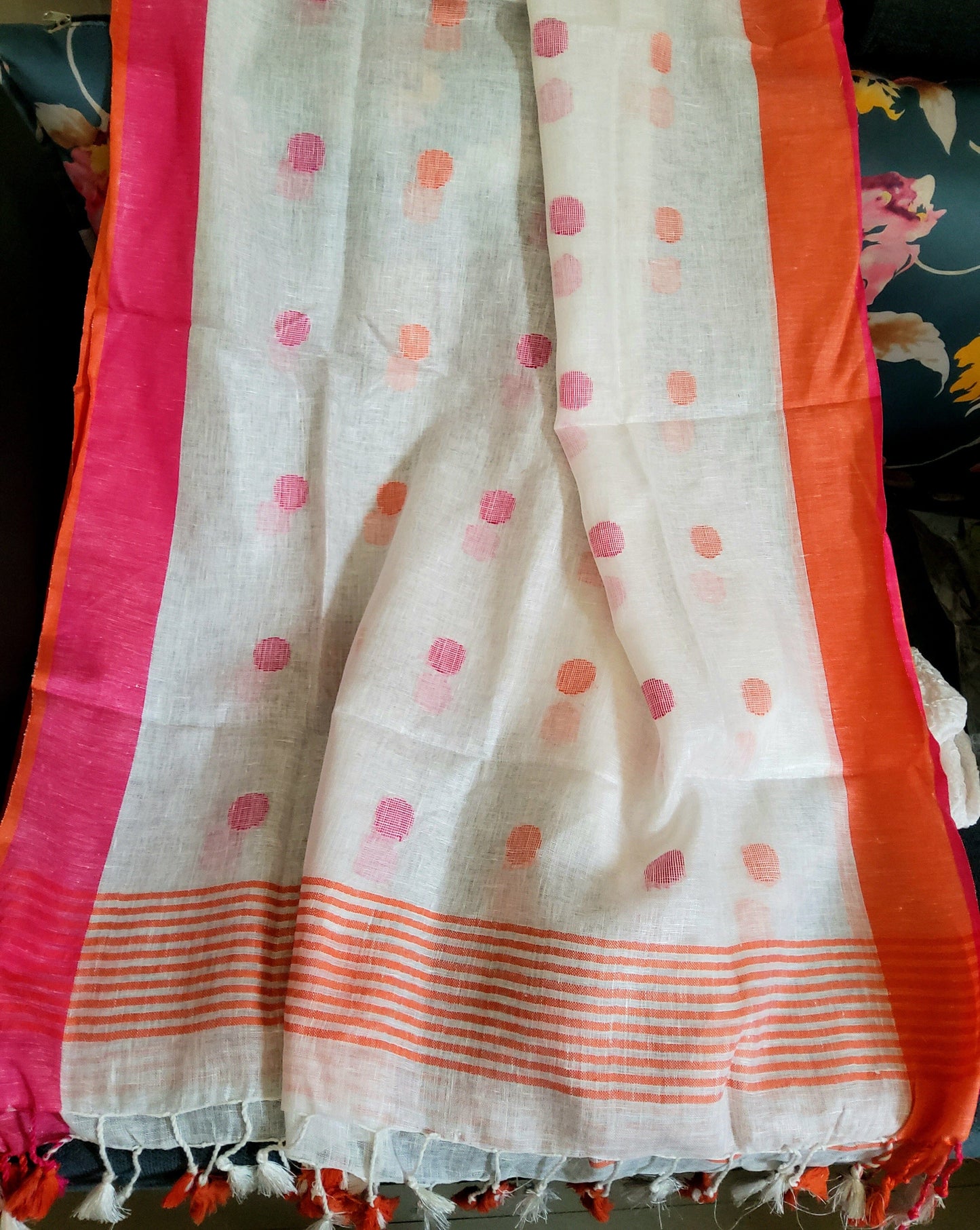 Pure Linen Dupatta with tassles