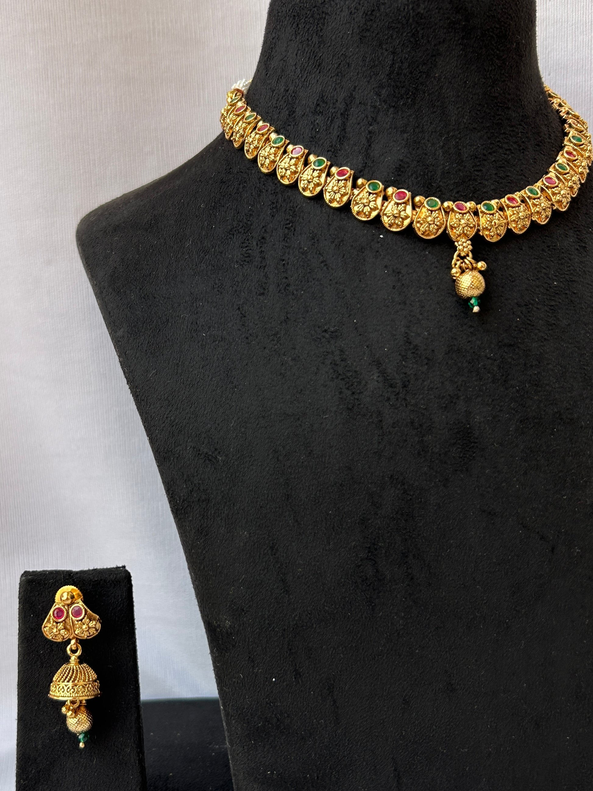 Necklace with Red Green Meena