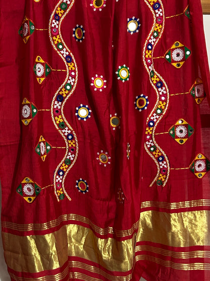 Semi Modal Kutch work Dupatta with lagdi pallu
