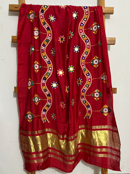 Semi Modal Kutch work Dupatta with lagdi pallu