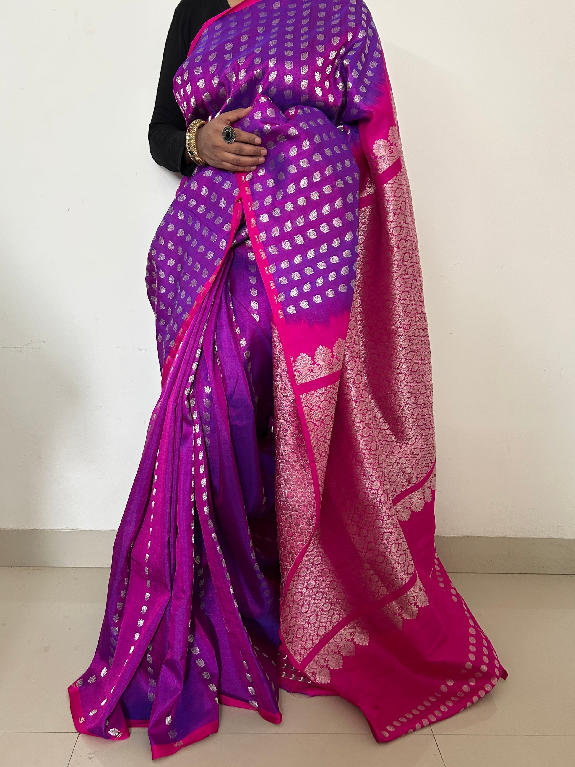 Venkatgiri Pure Silk Saree in half n half pattern&nbsp;
