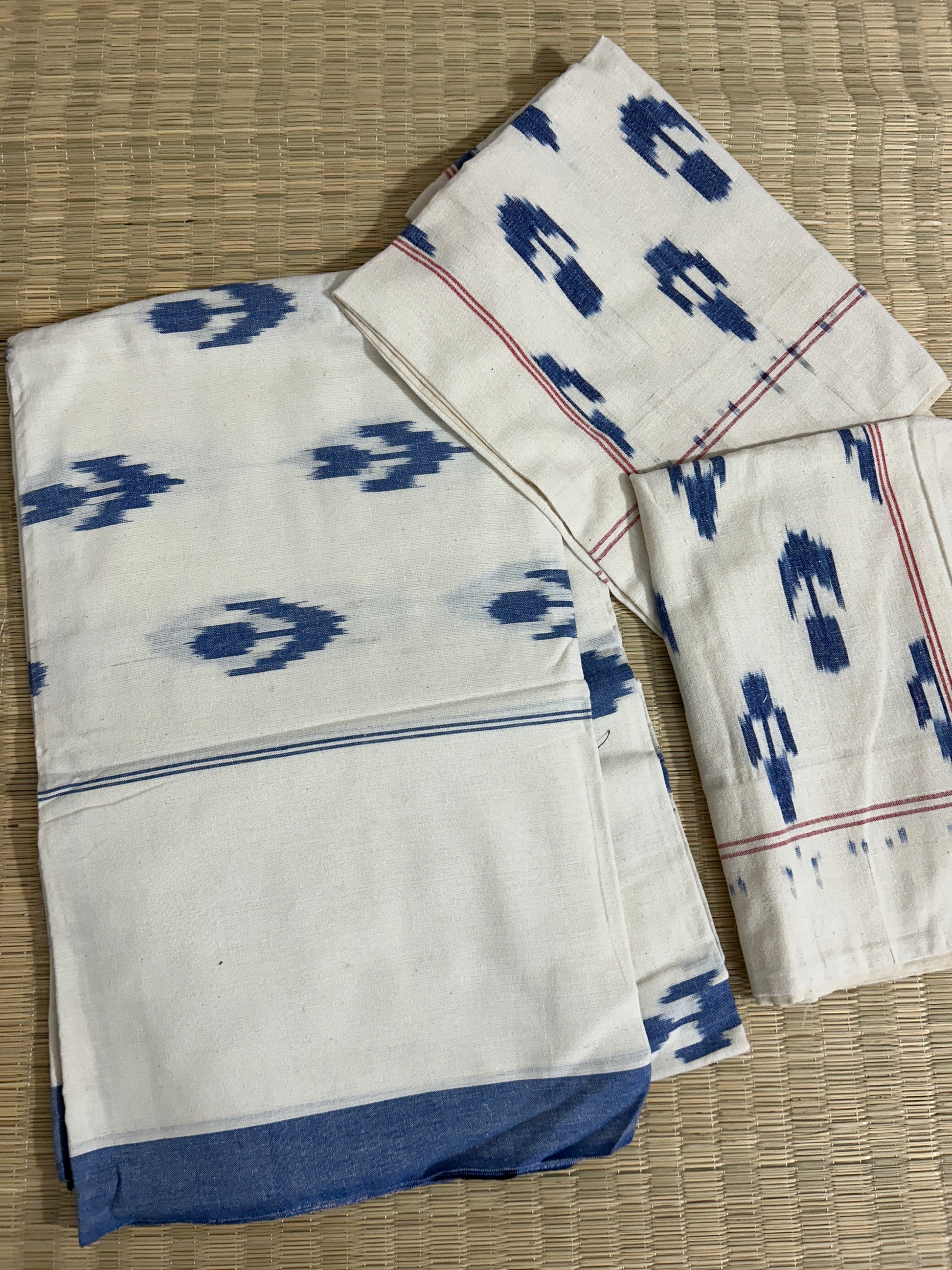 King Size Ikat Bedsheet with Pillow Covers