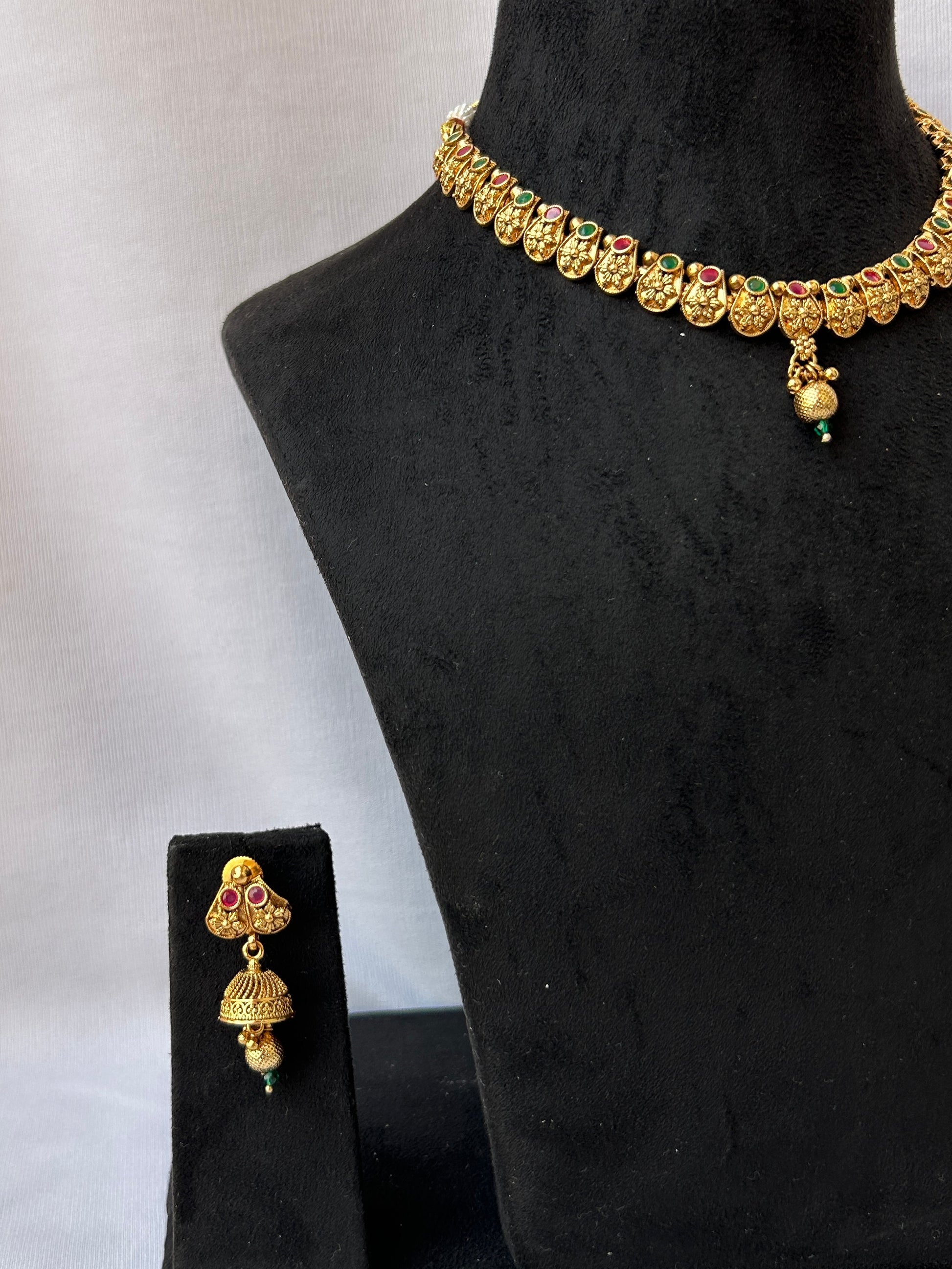 Necklace with Red Green Meena