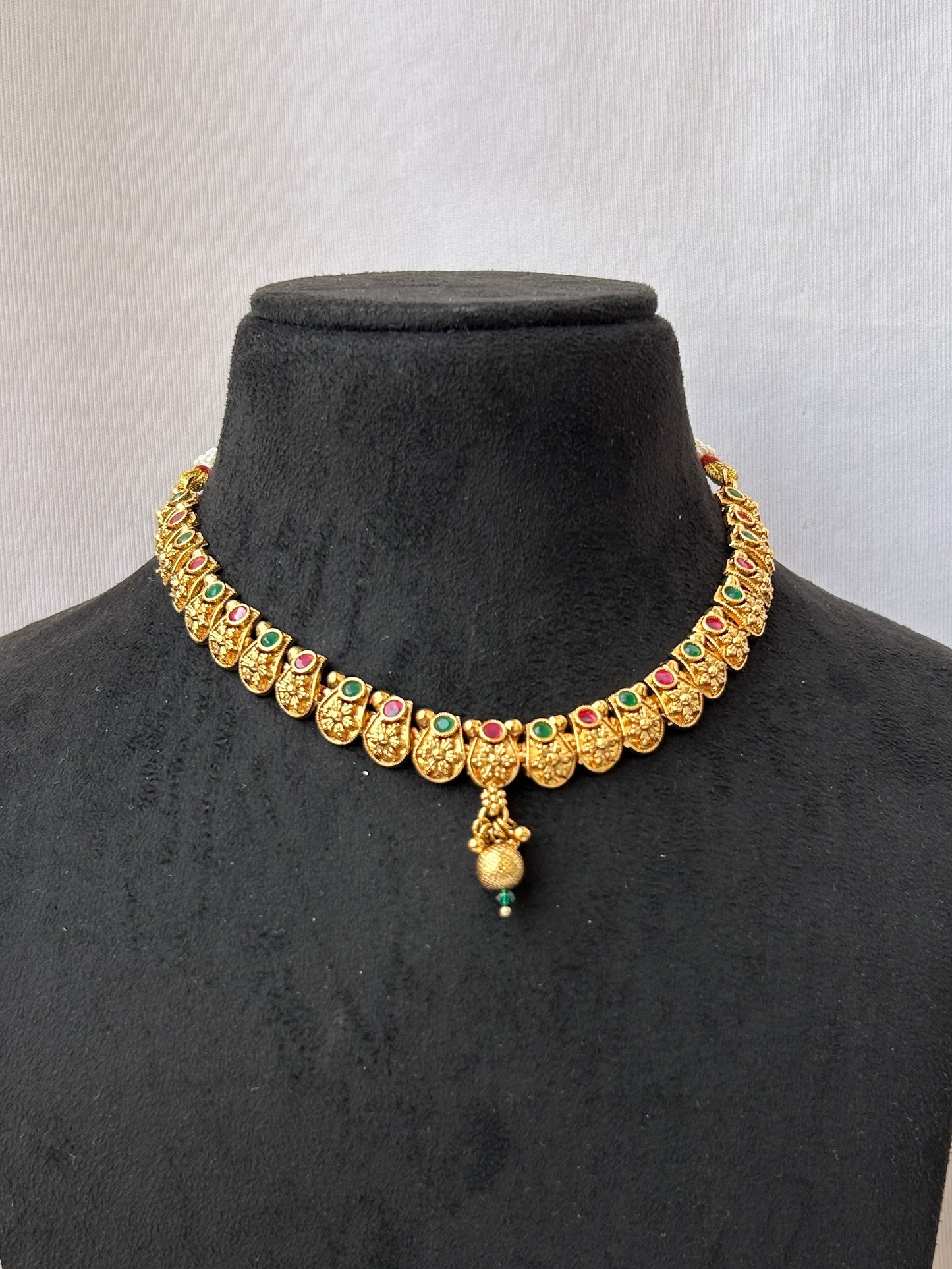 Necklace with Red Green Meena