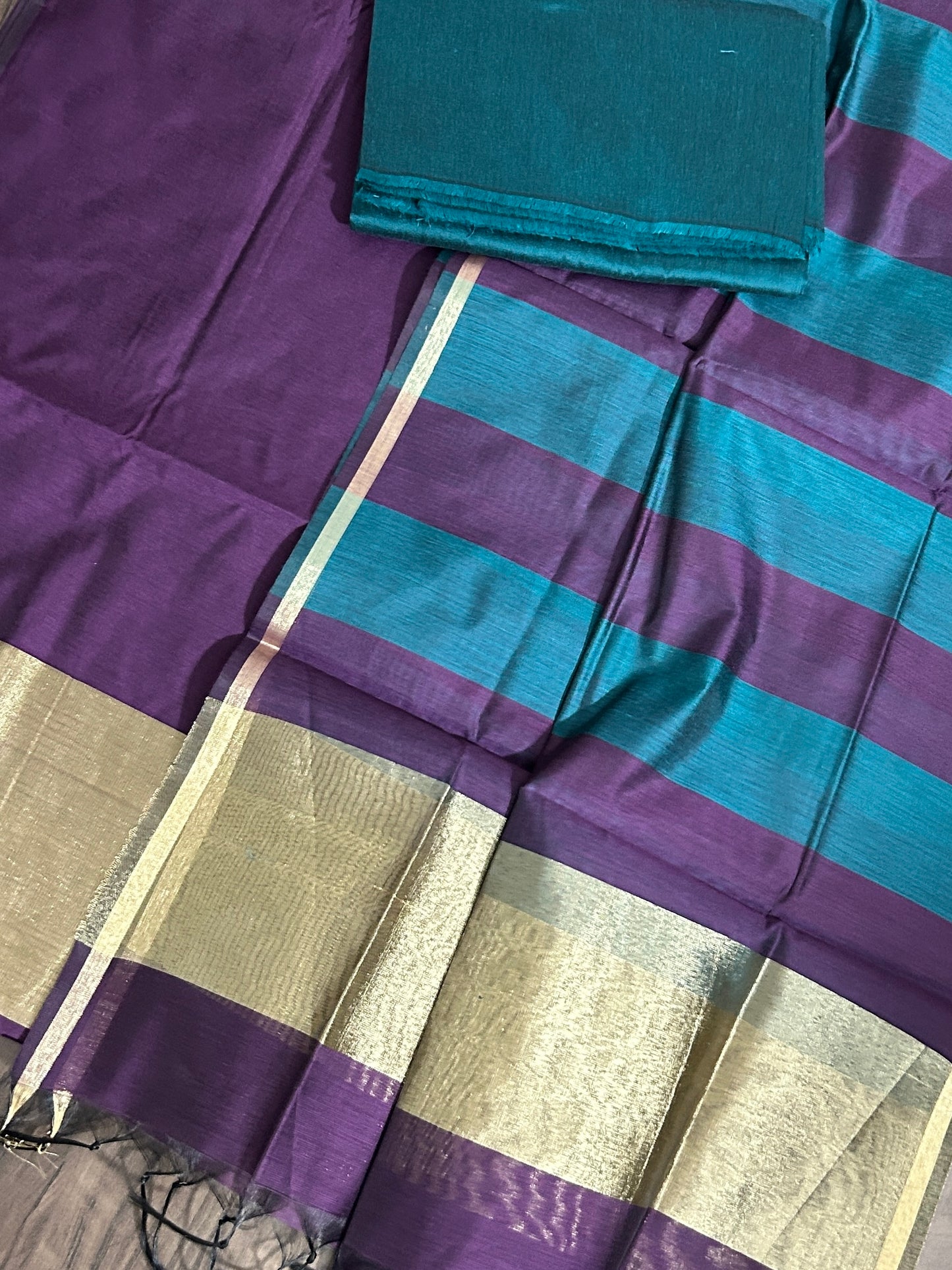 Maheshwari Silk Cotton Dress Material with Tissue Pallu