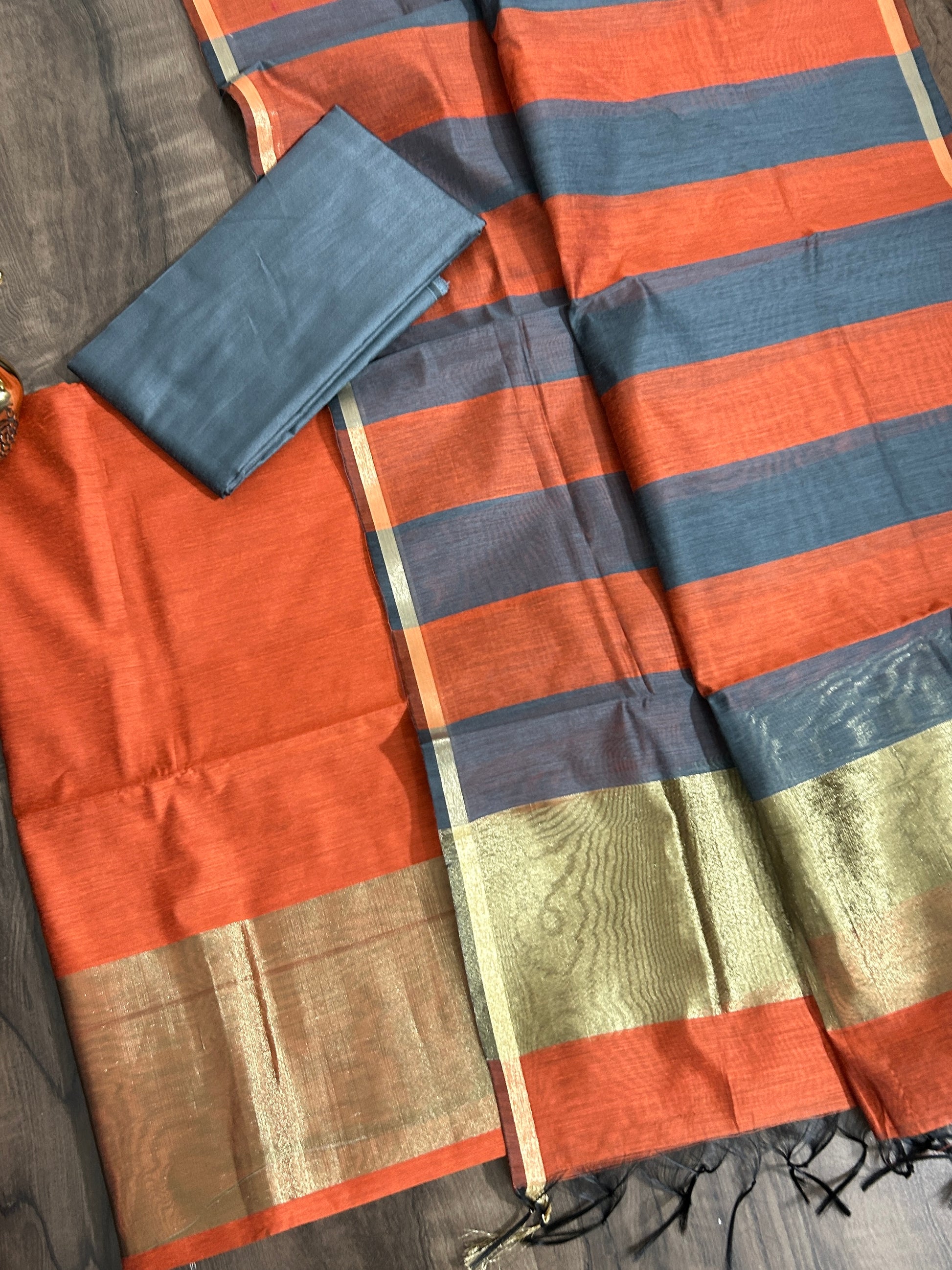 Maheshwari Silk Cotton Dress Material with Tissue pallu