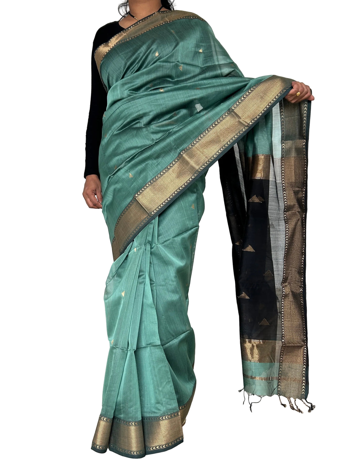 Maheshwari Silk Saree with All Over Bootis