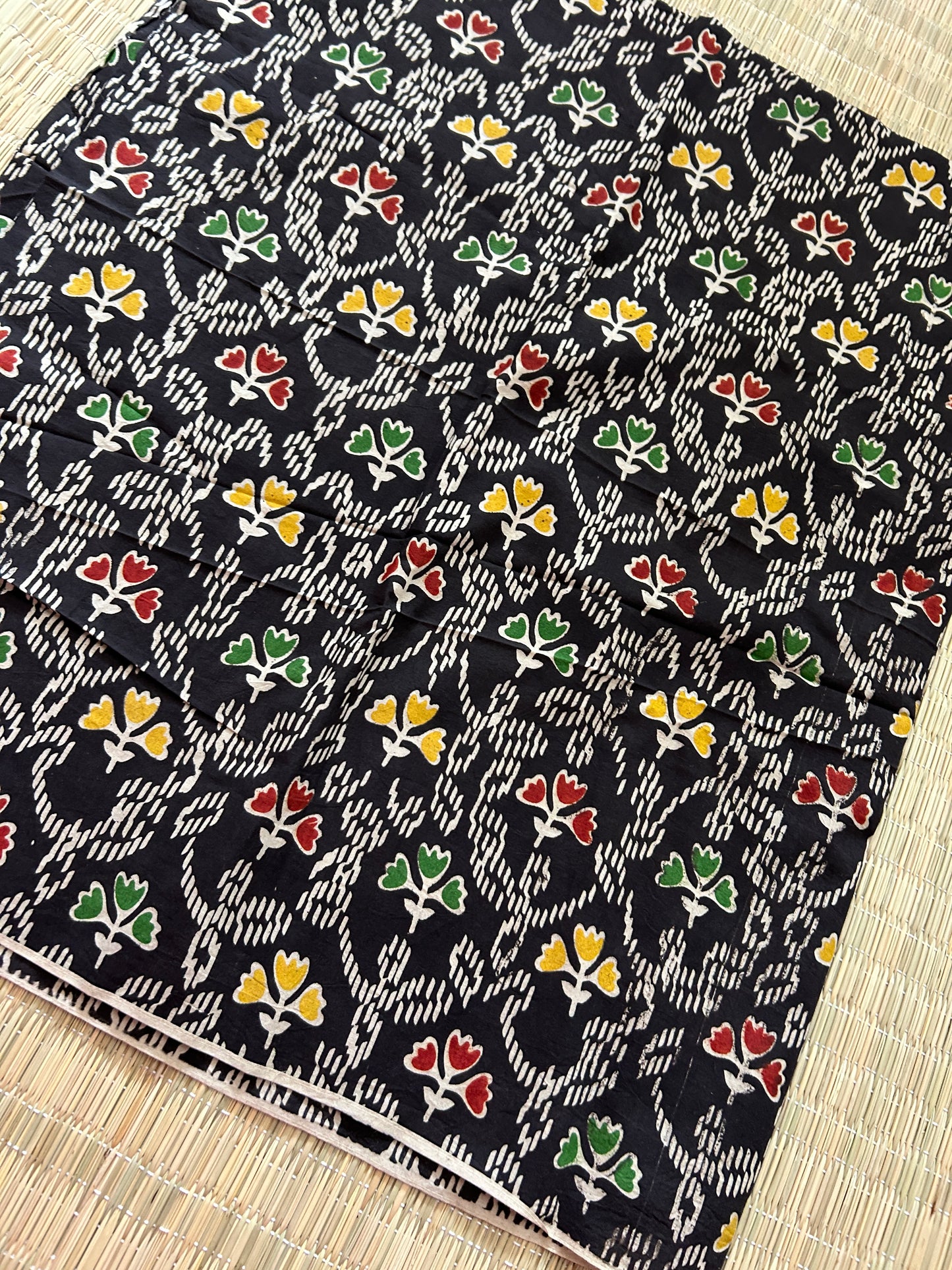 Kalamkari cotton fabric (1 m)(fab-53)