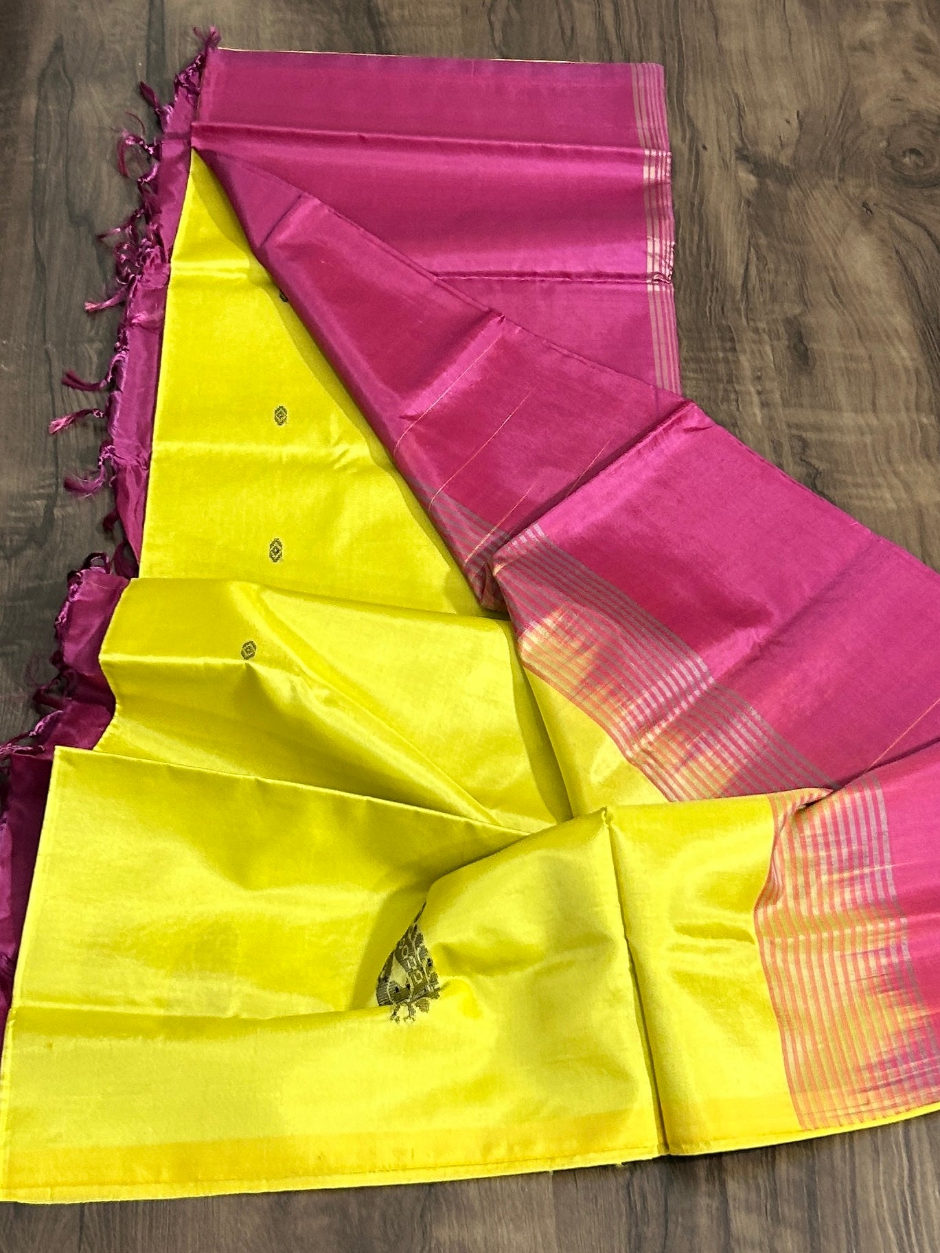 Yellow Pink Chinnalam Handloom Silk Saree