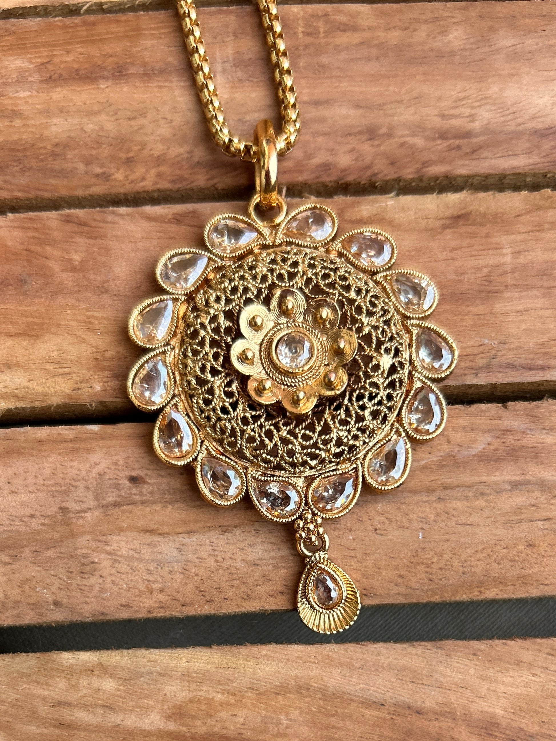 gold polish necklace