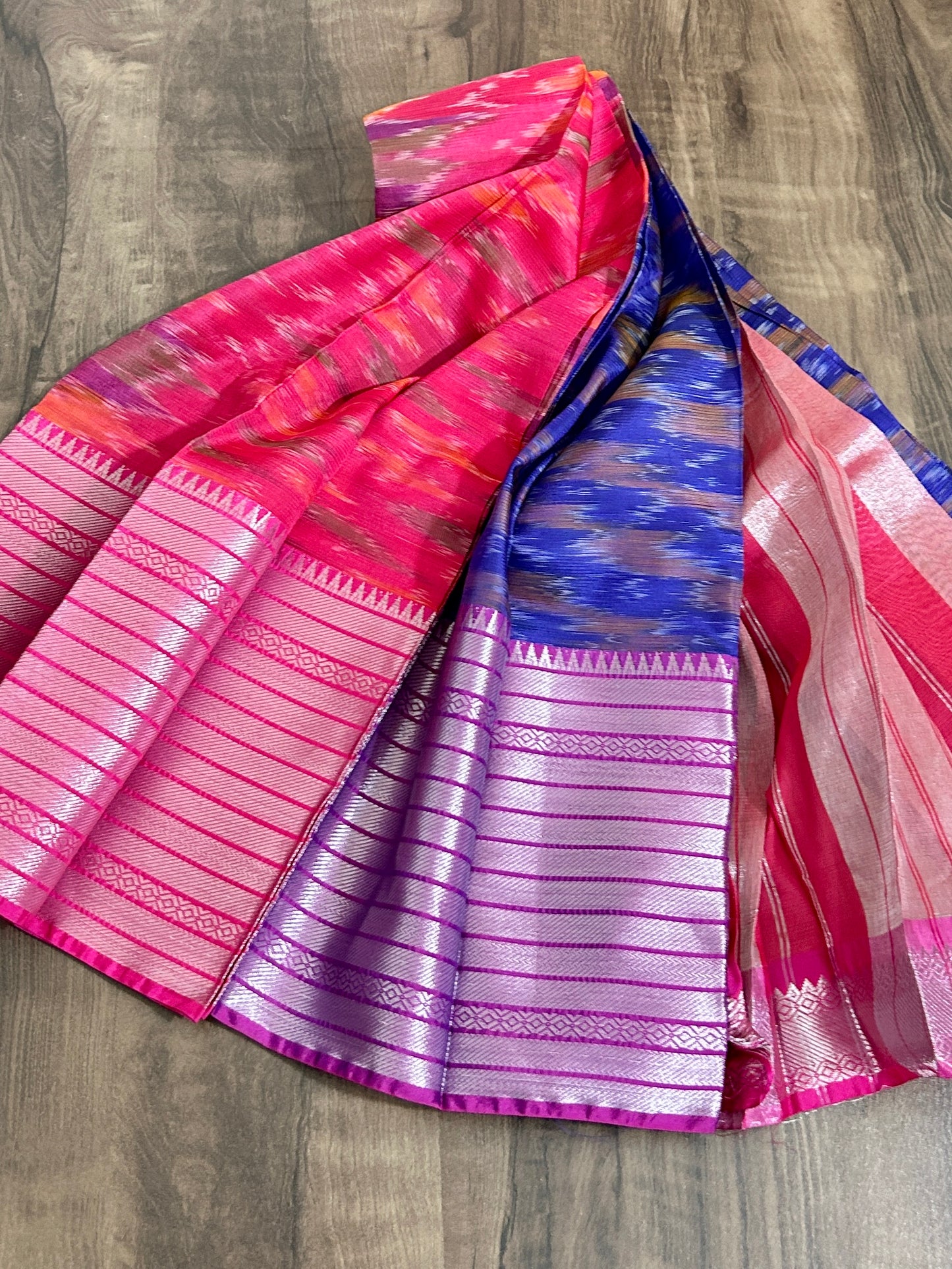 Mangalgiri Silk Saree with Contrast Blouse #