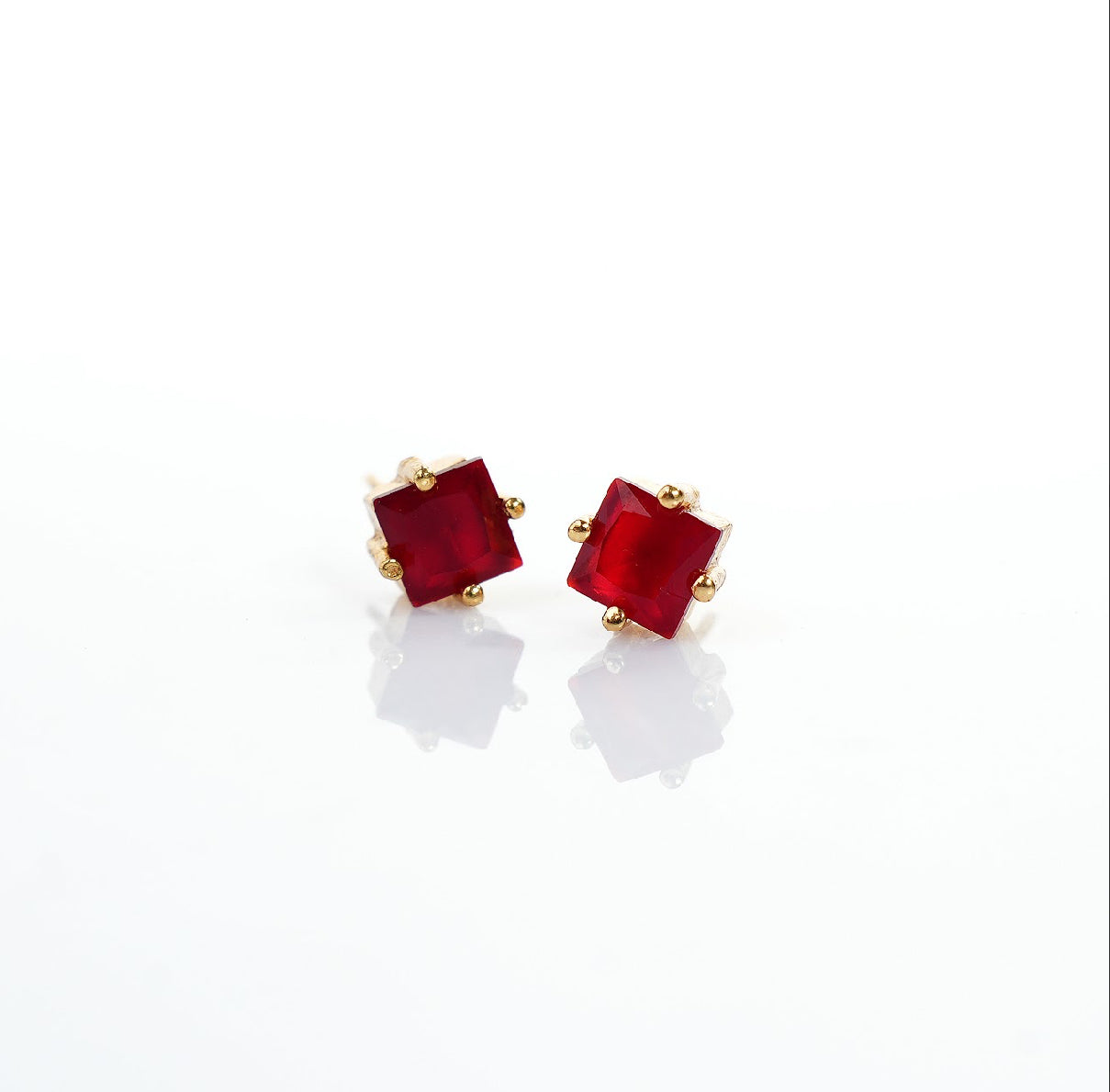 Ear Studs with Stone