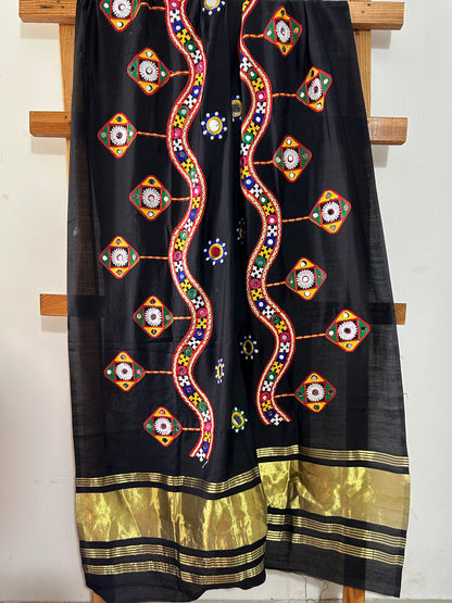 Semi Modal Kutch work Dupatta with lagdi pallu