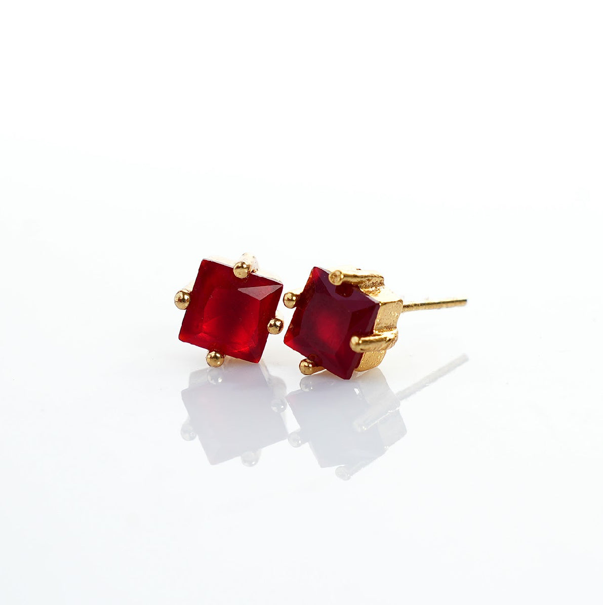 Ear Studs with Stone