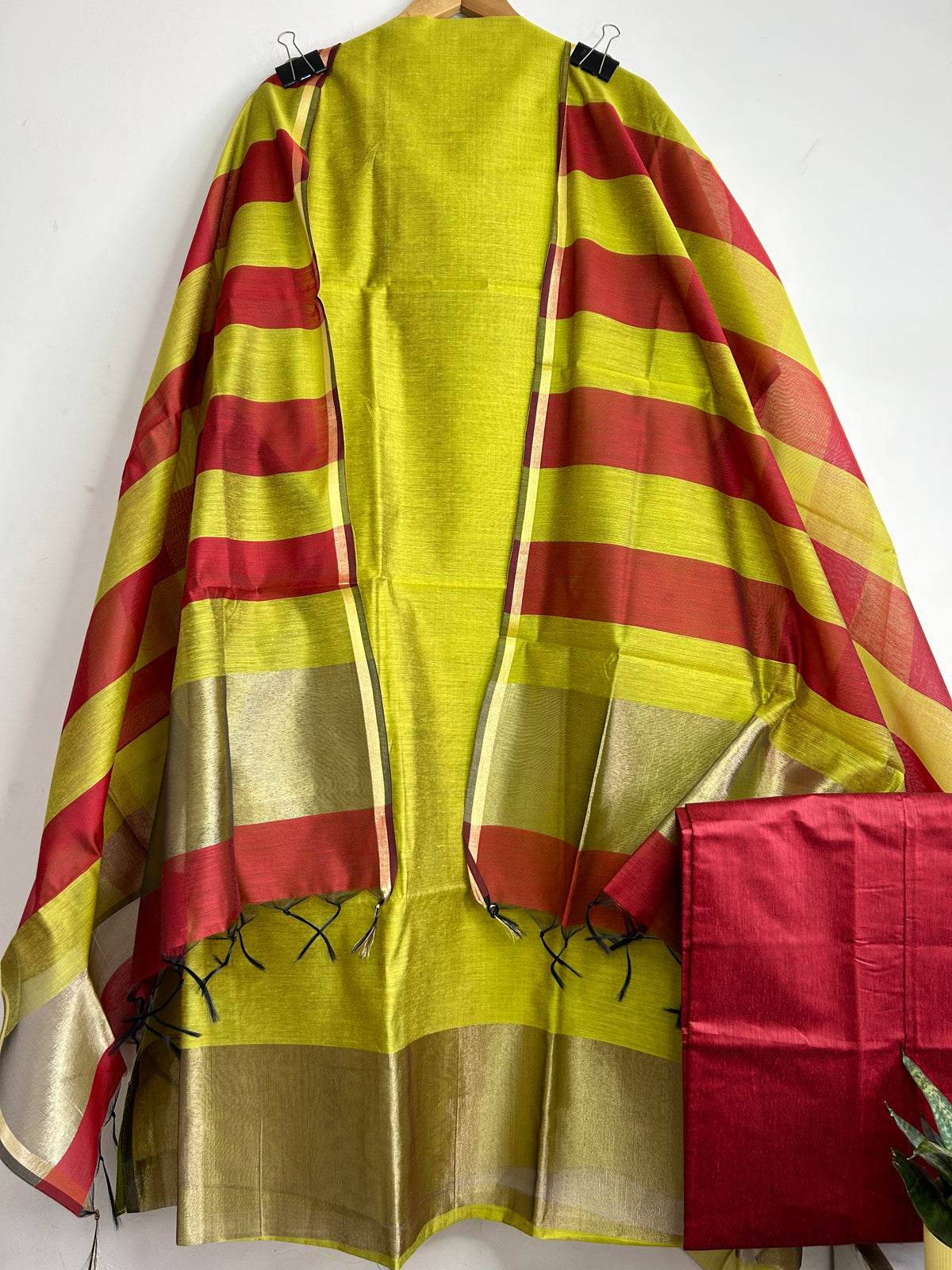 Maheshwari Silk Cotton Dress Material with Tissue Pallu