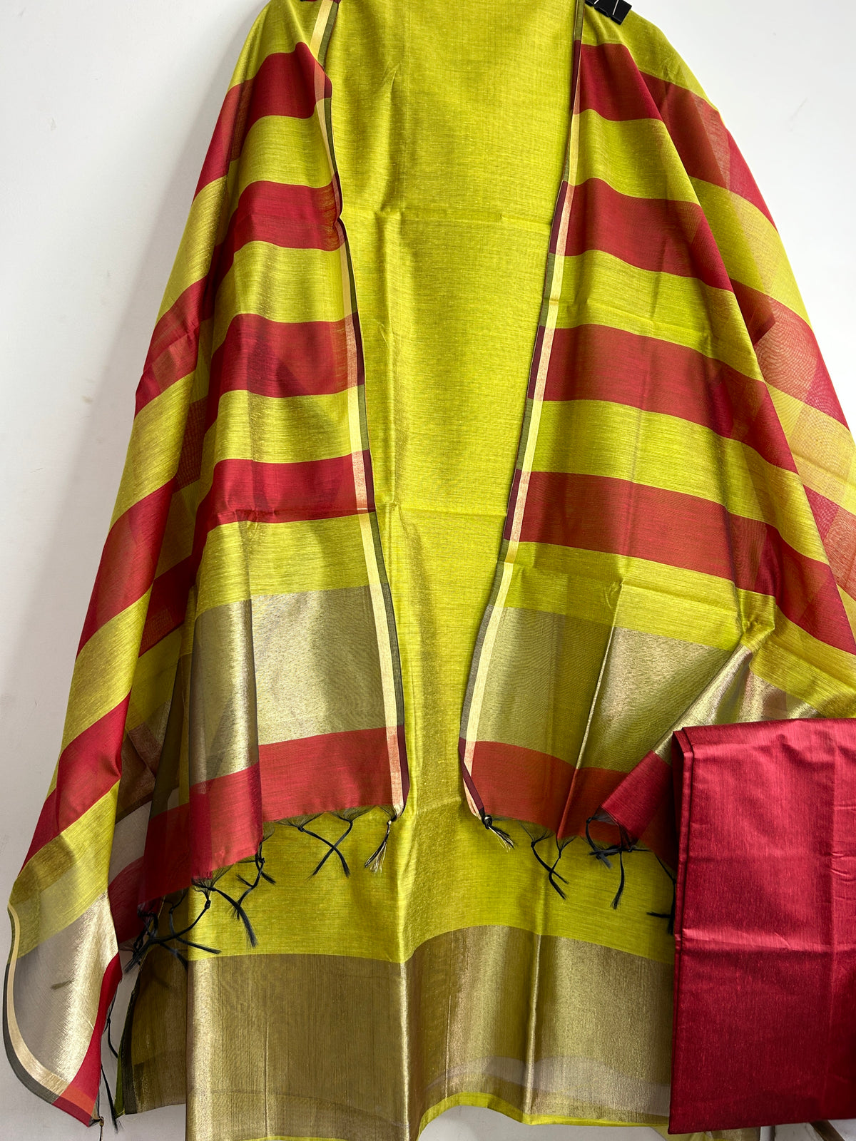 Maheshwari Silk Cotton Dress Material with Tissue Pallu