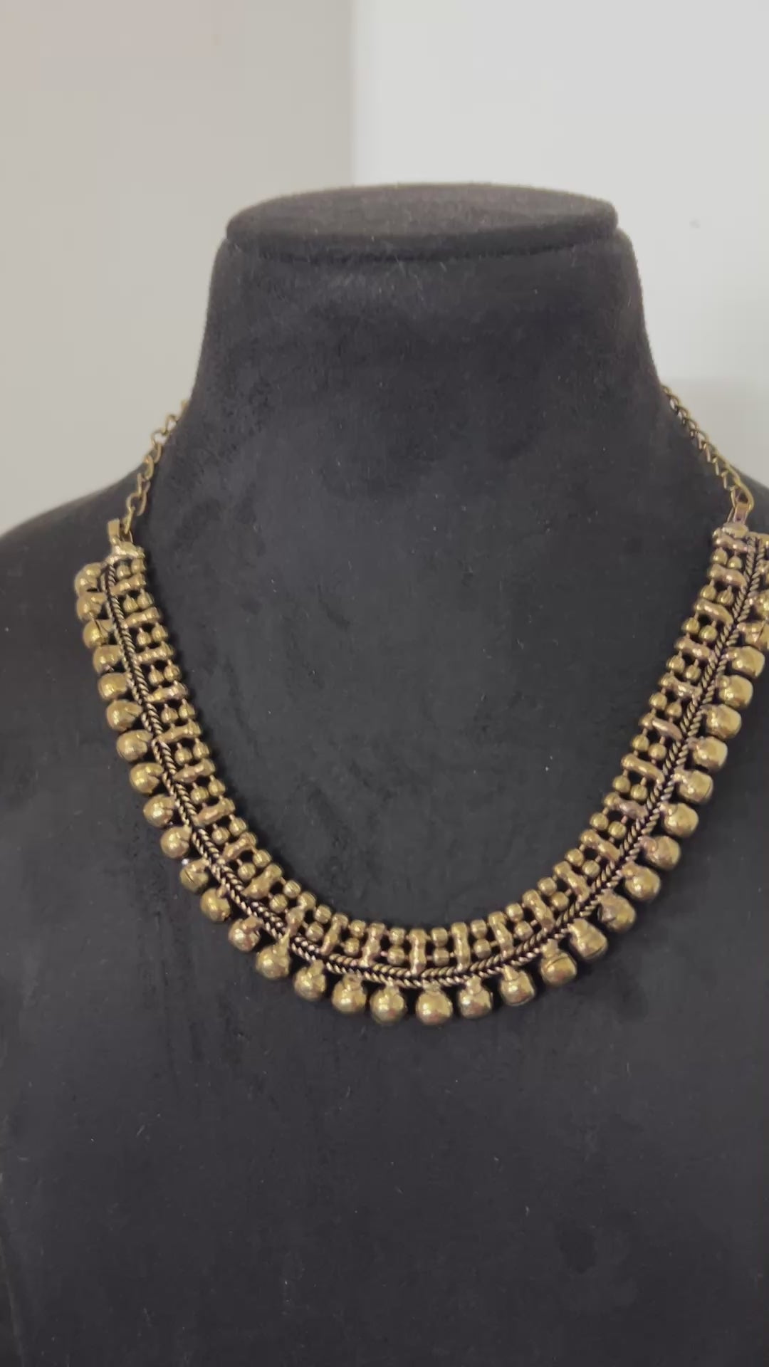 choker necklace