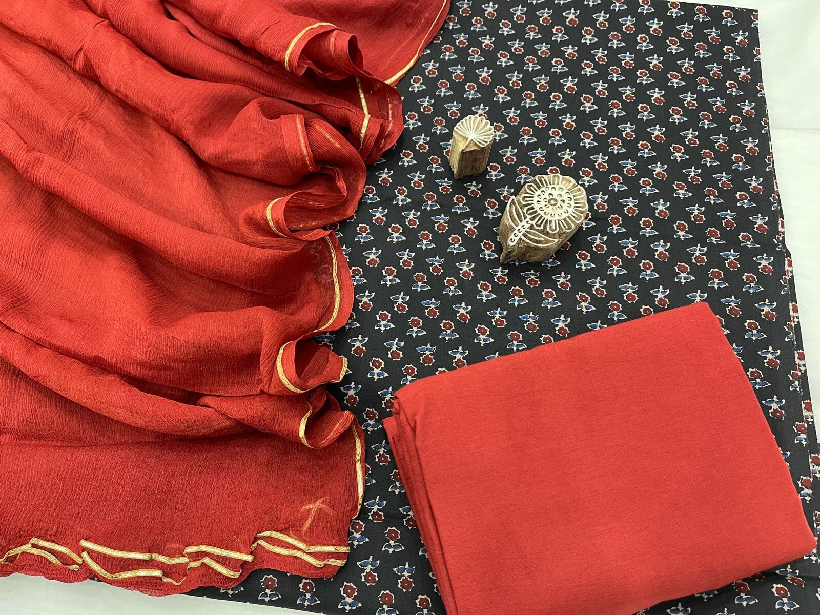 Cotton Dress Material with zari Border Pure Chiffon Dupatta