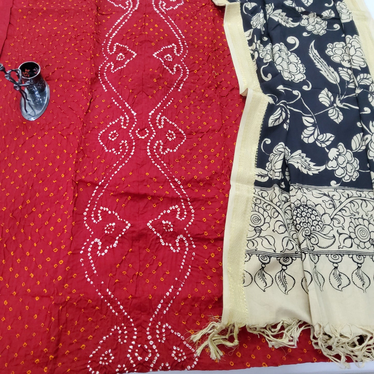 Bandhej Cotton Kurta with Hand Painted Kalamkari Cotton Dupatta