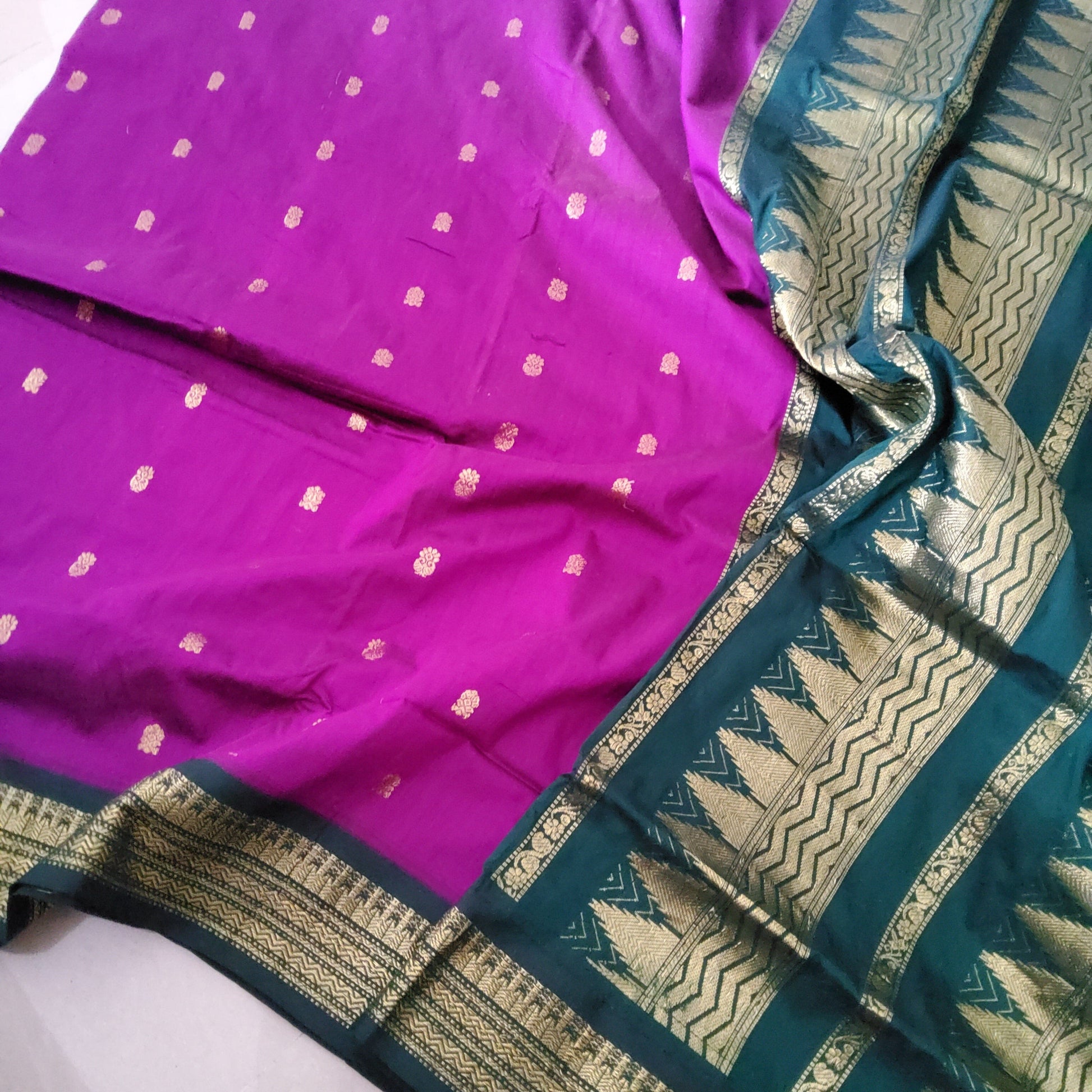 Gadhwal Cotton Saree with Contrast Blouse