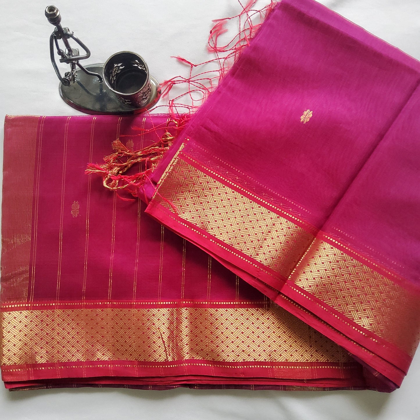 Maheshwari Silk Cotton Saree with All Over Bootis