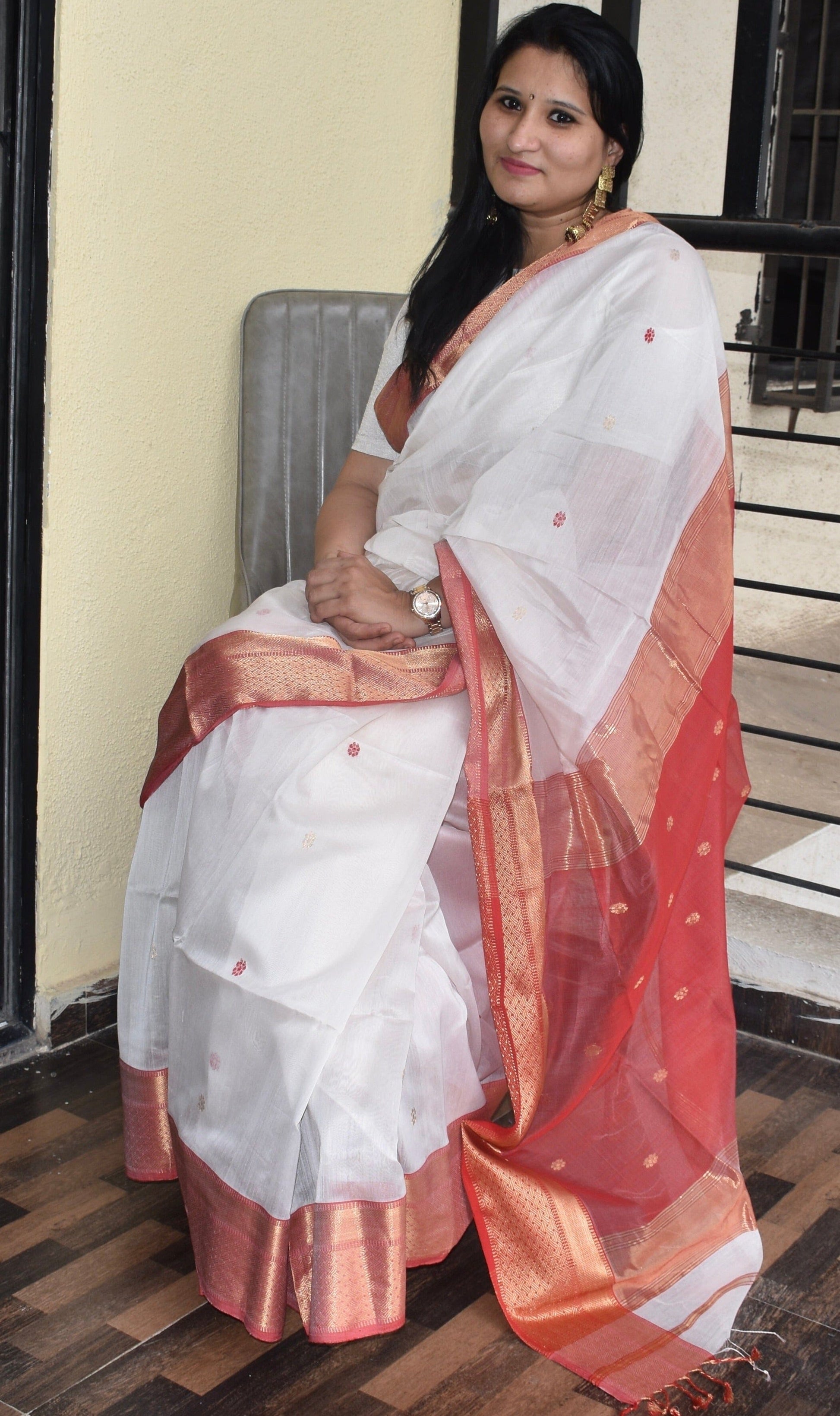 Maheshwari Silk Saree with All Over Bootis