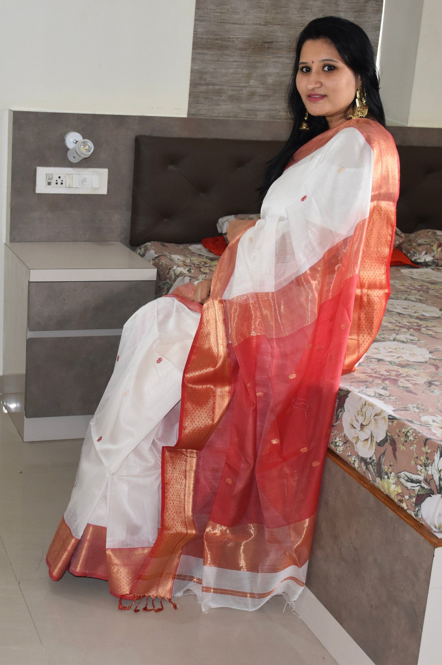 Maheshwari Silk Saree with All Over Bootis