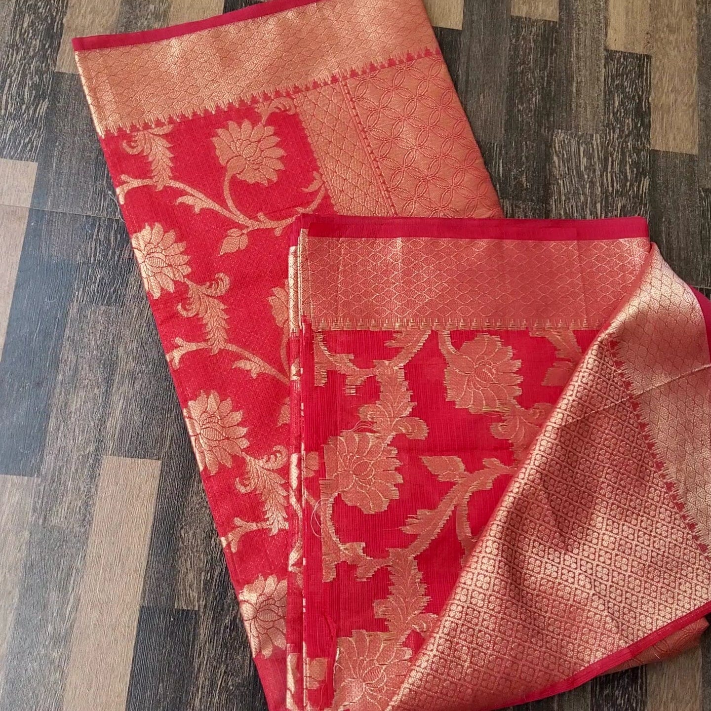 EXCLUSIVE #PURE #KANCHEEPURAM POWERLOOM #SILK #SAREES WITH RICH PALLU N  CONTRAST #BLOUSE AT JUST 4200 /- extra SHIPPING Mhm… | Elite fashion, Pure  products, Silk